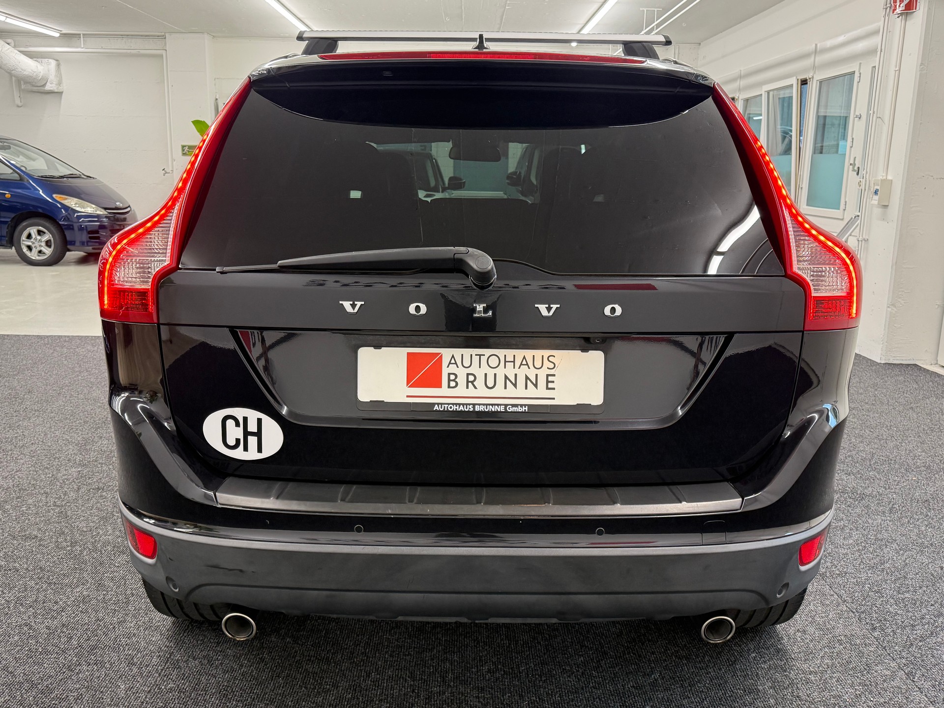 VOLVO XC60 D5 AWD Kinetic Geartronic-image-5
