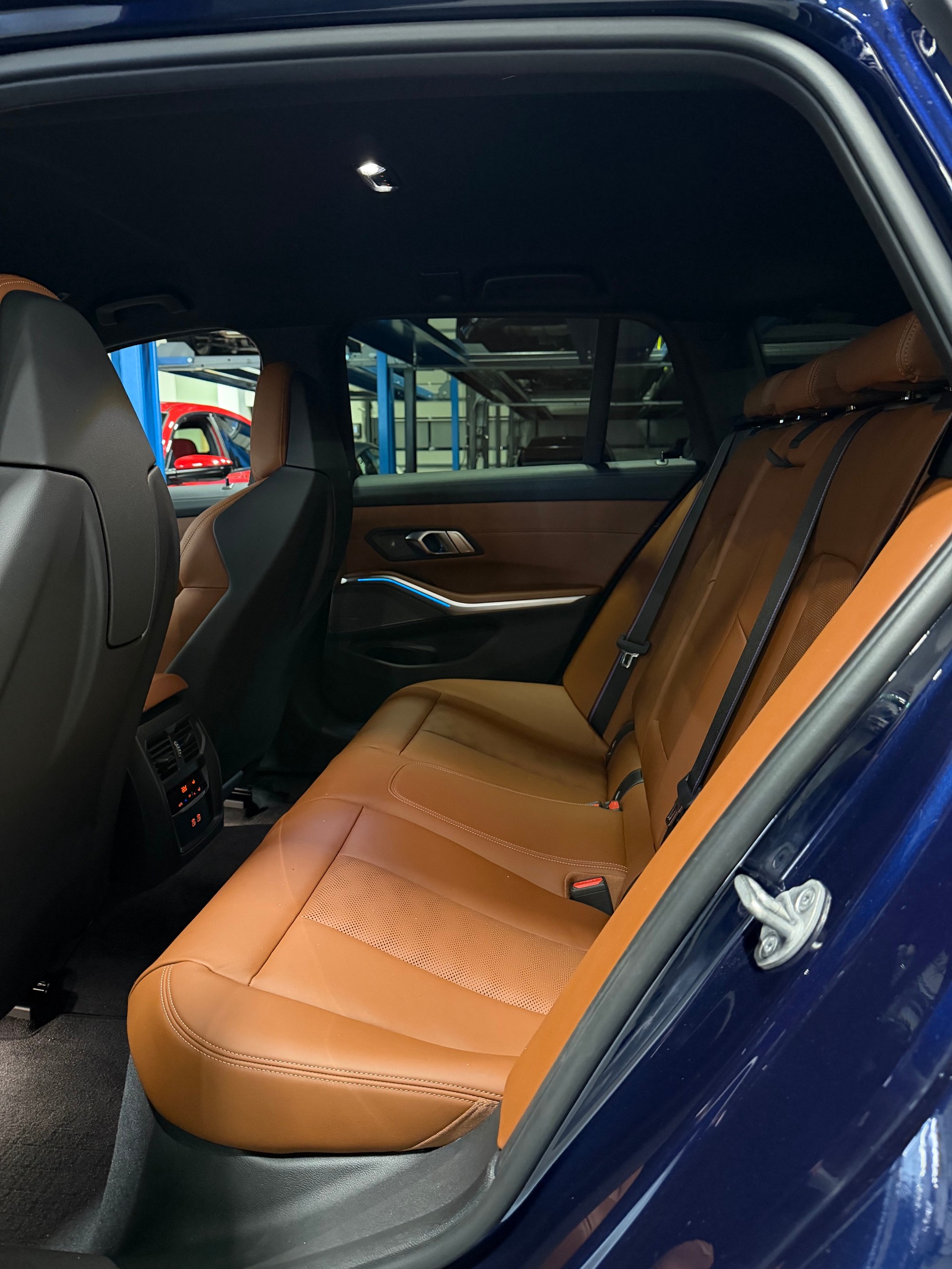 BMW M3 Touring xDrive Comp. M *Tanzanite Blue/Tartufo int*-image-10