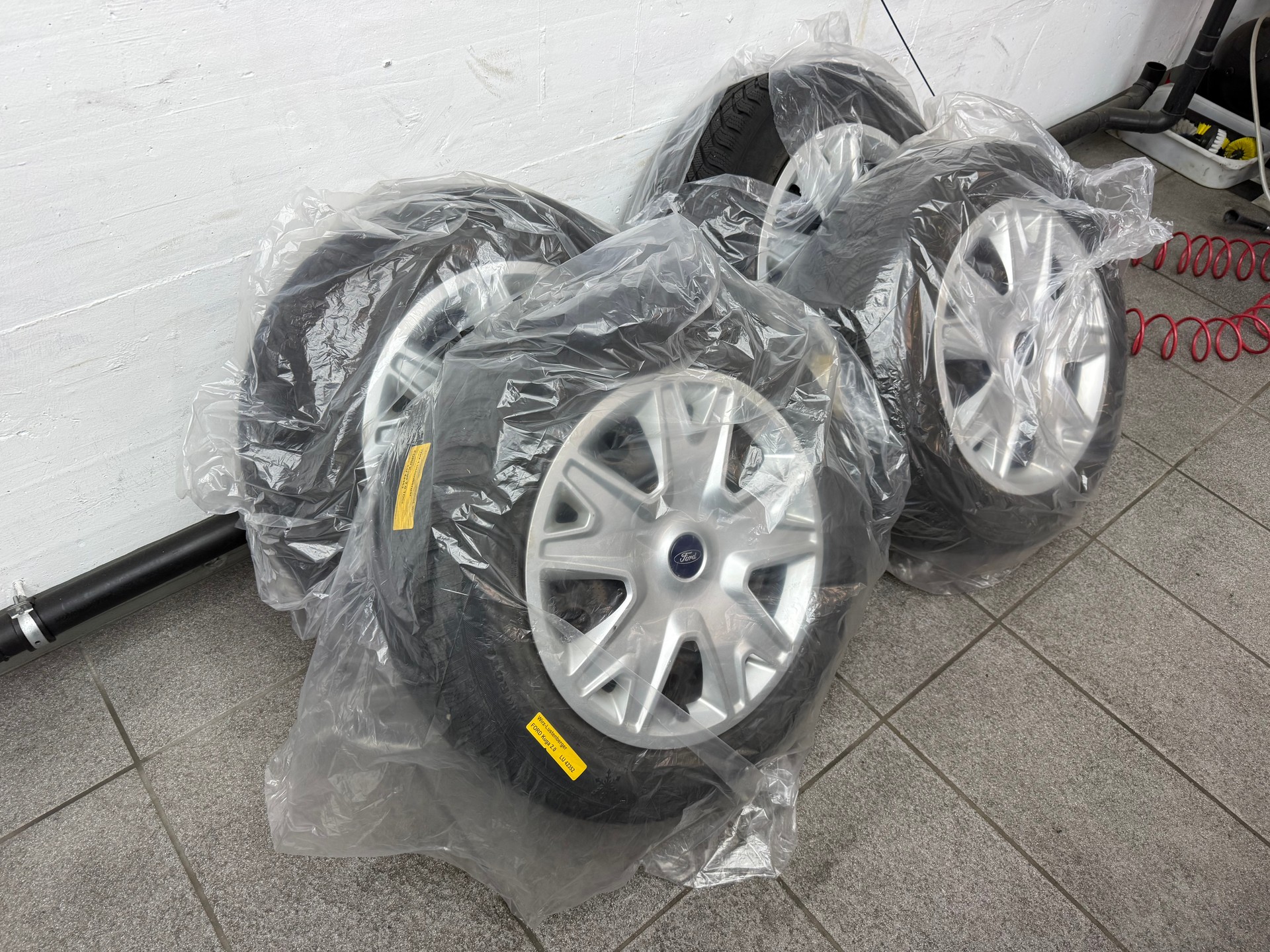 FORD Kuga 2.0 TDCi Titanium S 4WD PowerShift-image-3