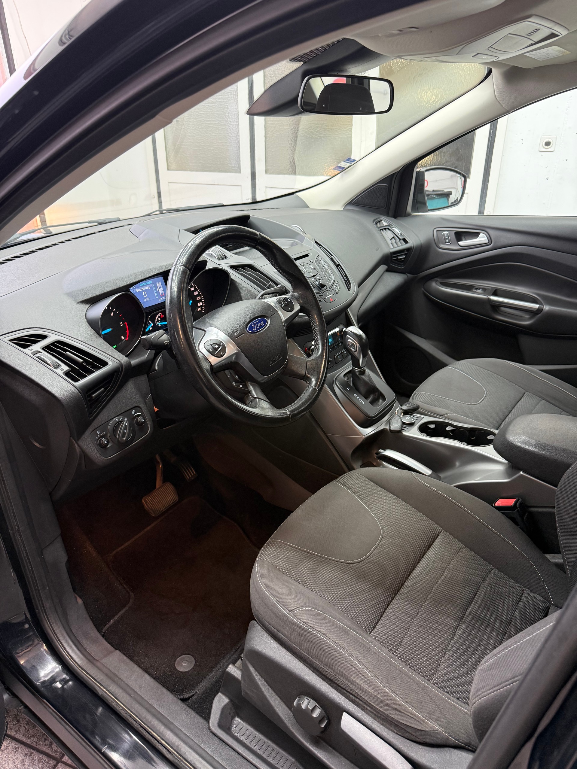 FORD Kuga 2.0 TDCi Titanium S 4WD PowerShift-image-4