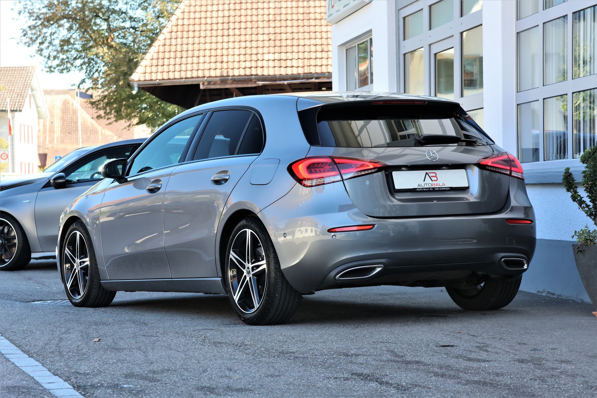 MERCEDES-BENZ A 180 Night Star 7G-DCT (CH)-showroom-element-2