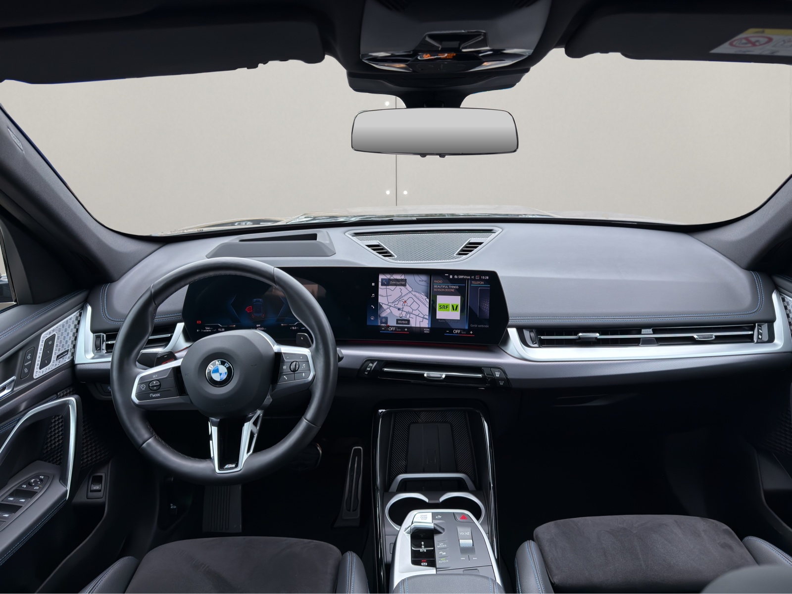 BMW X1 U11 20i sDrive paddles-image-11