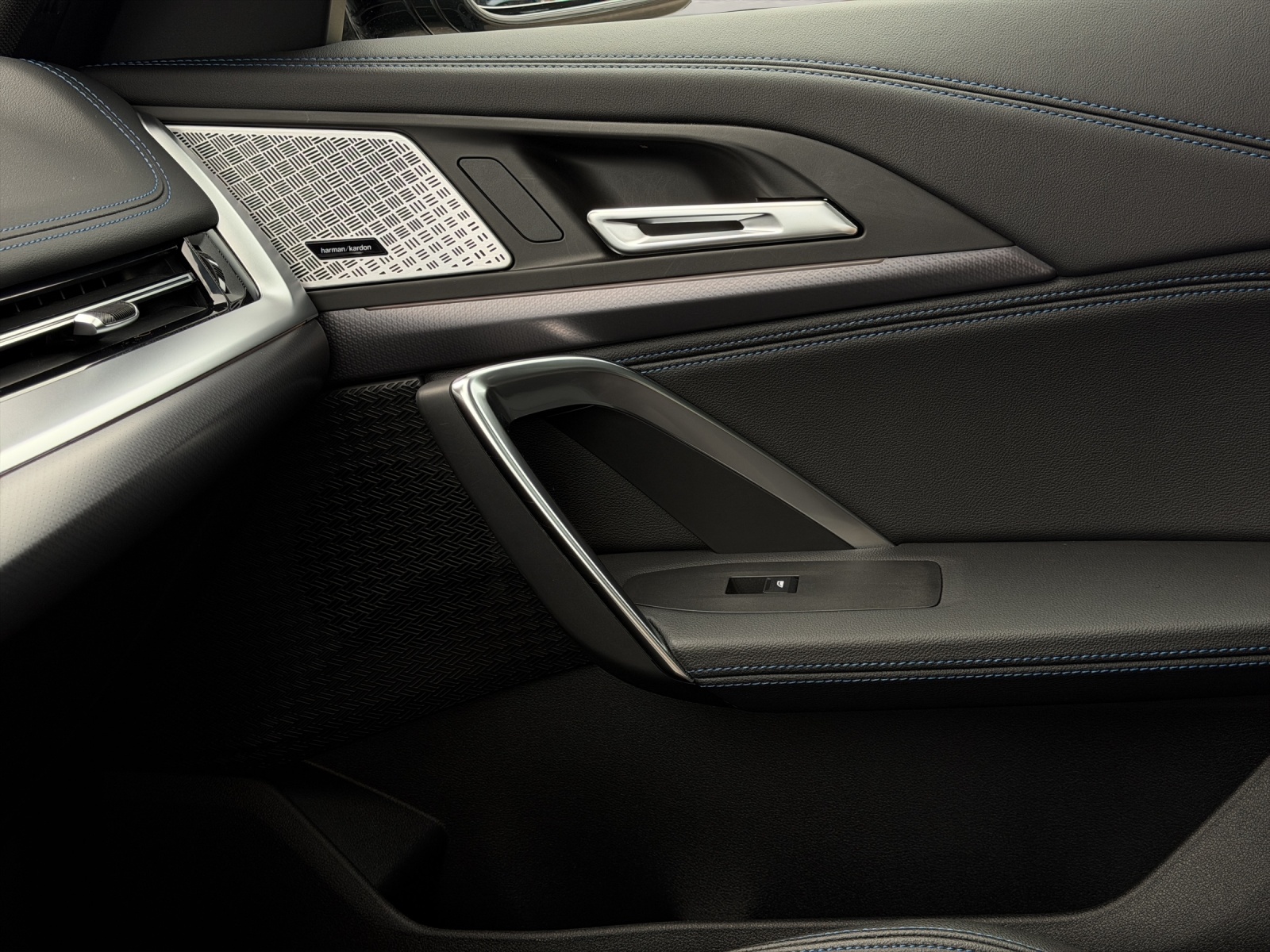 BMW X1 U11 20i sDrive paddles-image-14