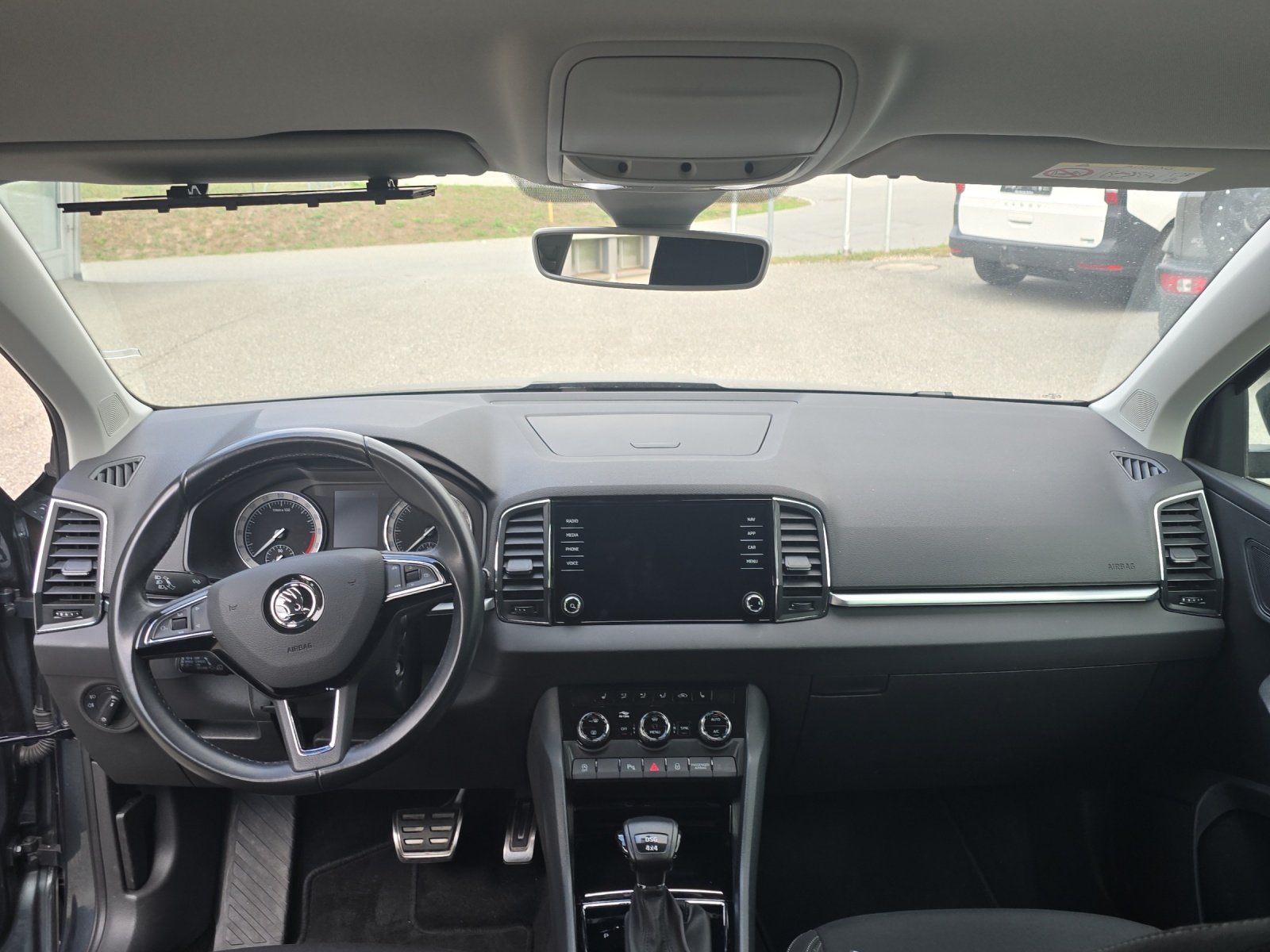 SKODA Karoq 2.0 TDI CR Ambition 4x4 DSG-image-10