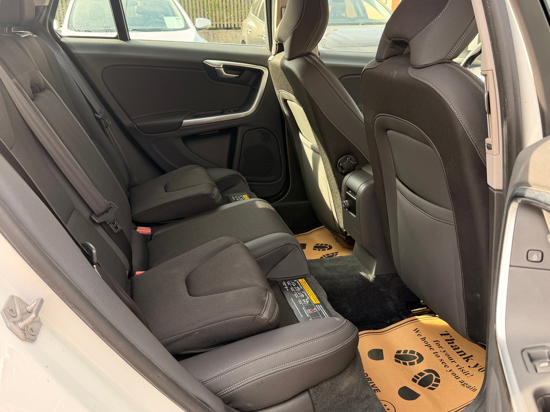 VOLVO V60 T3 Powershift-image-10