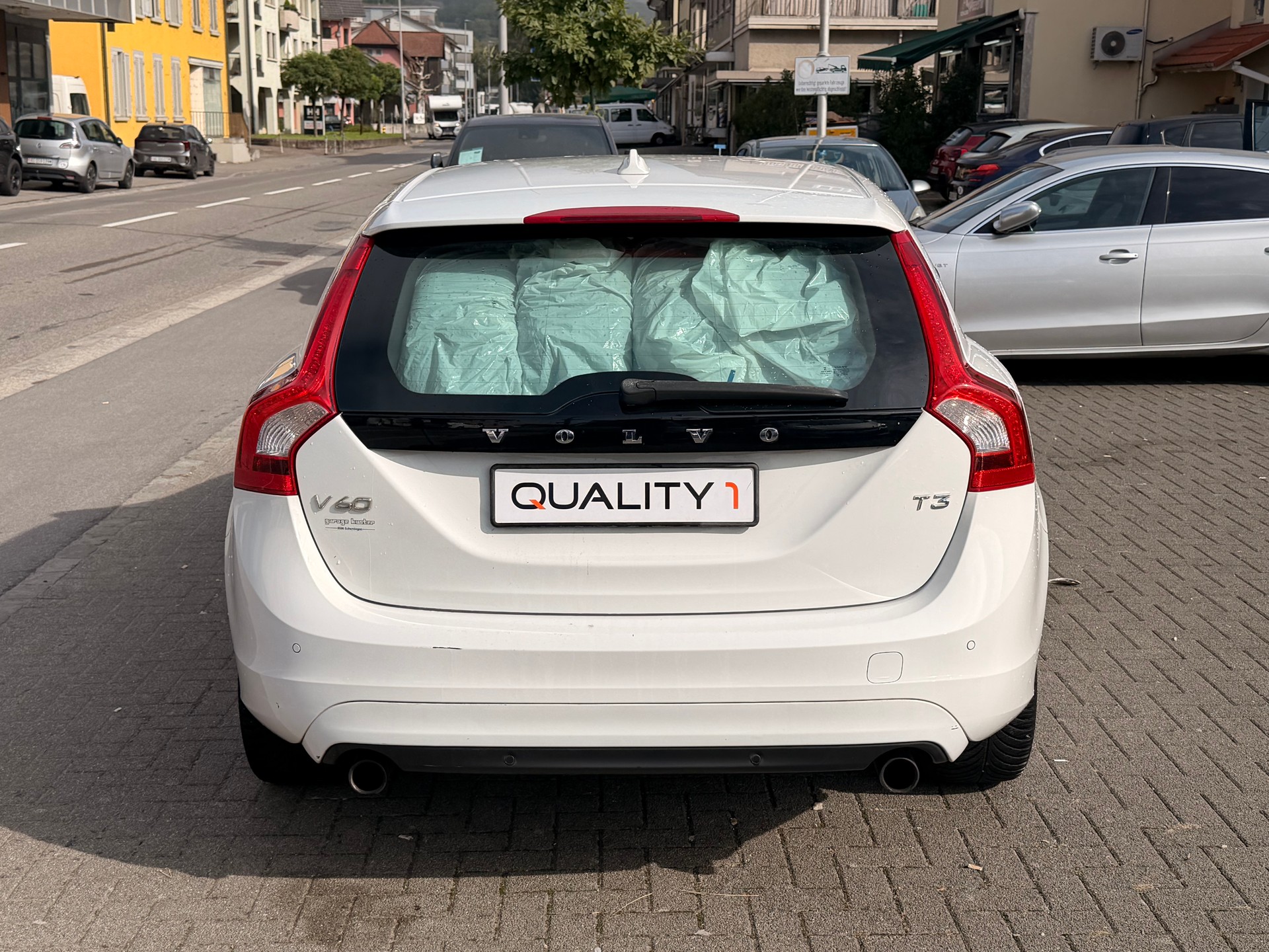 VOLVO V60 T3 Powershift-image-5