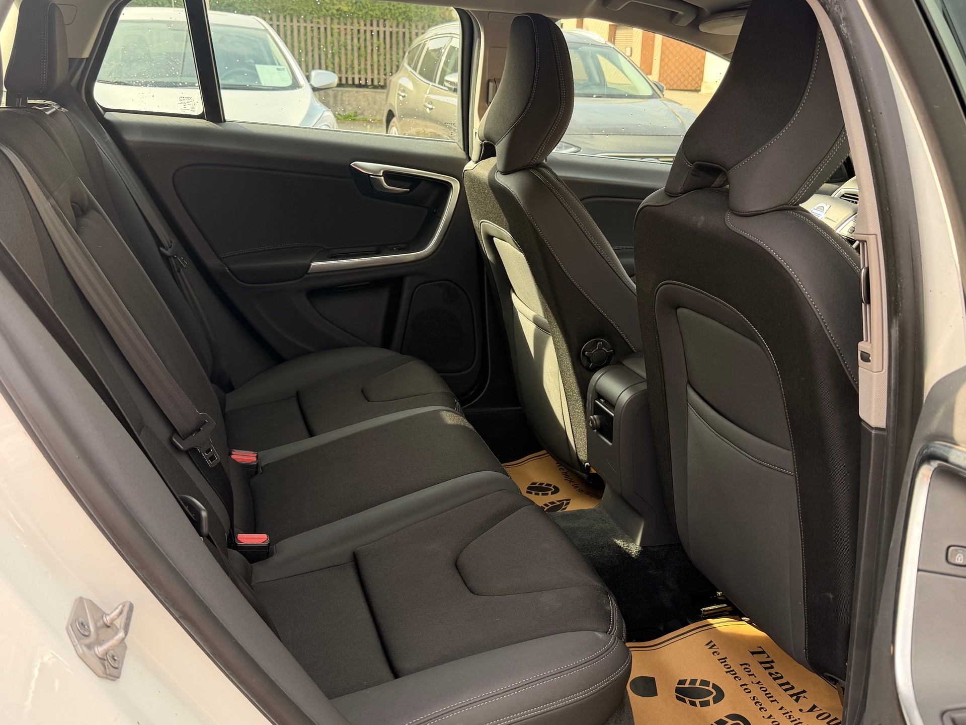 VOLVO V60 T3 Powershift-image-9