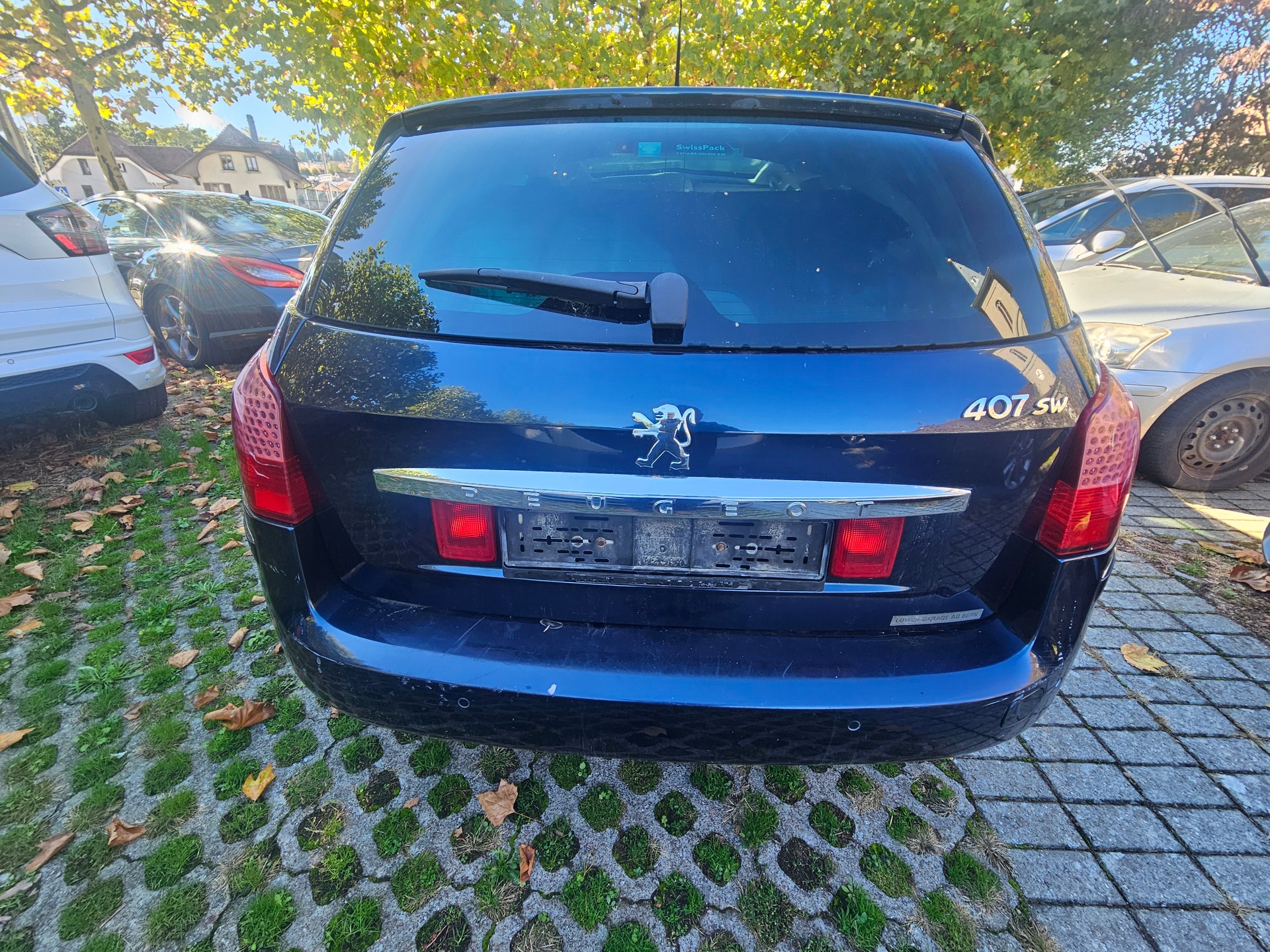 PEUGEOT 407 SW 2.0 HDI Dynamic Automatic-image-6