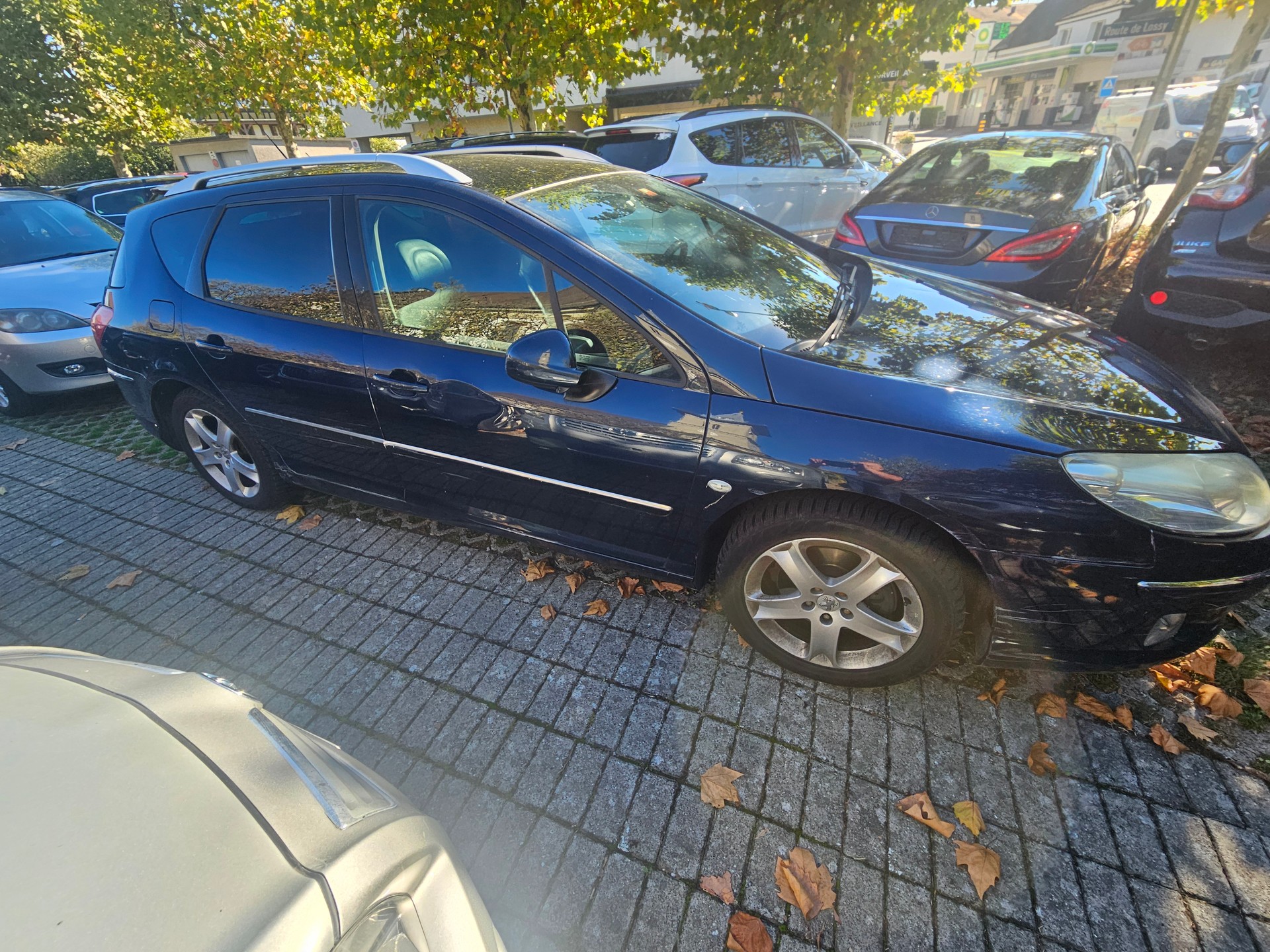 PEUGEOT 407 SW 2.0 HDI Dynamic Automatic-image-1