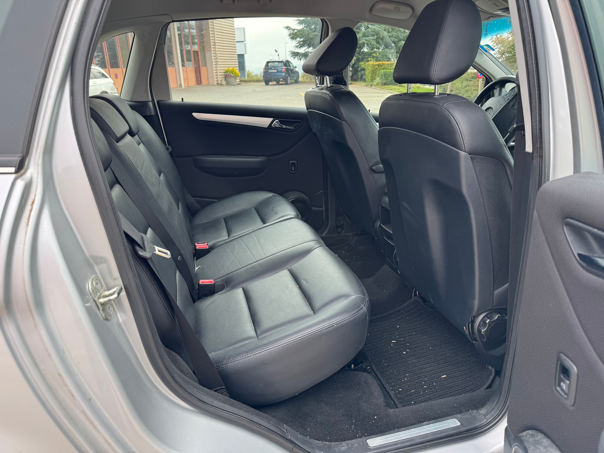 MERCEDES-BENZ B 200 CDI-image-7