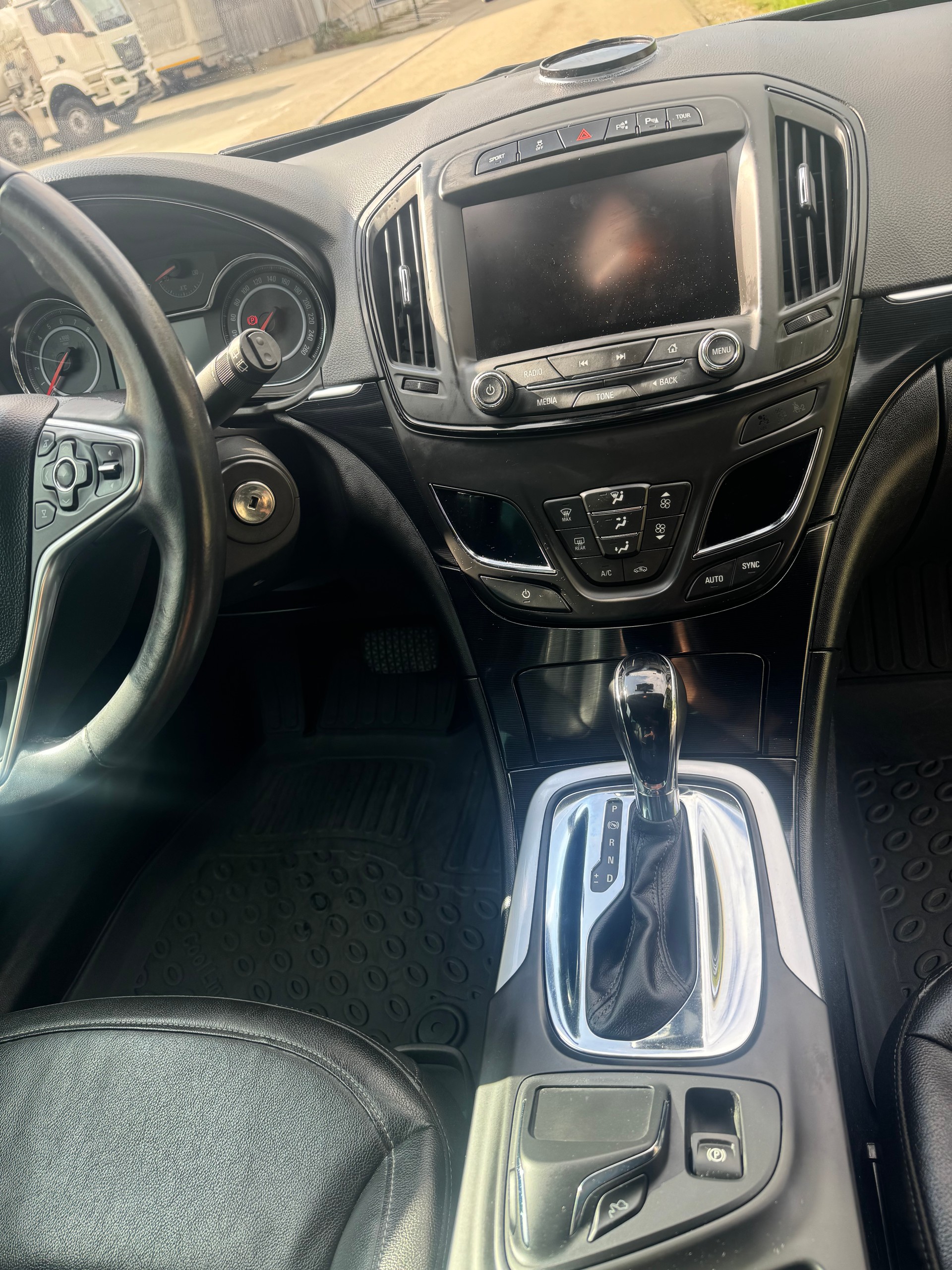 OPEL Insignia Country Tourer 2.0 Turbo 4WD Automatic-image-6