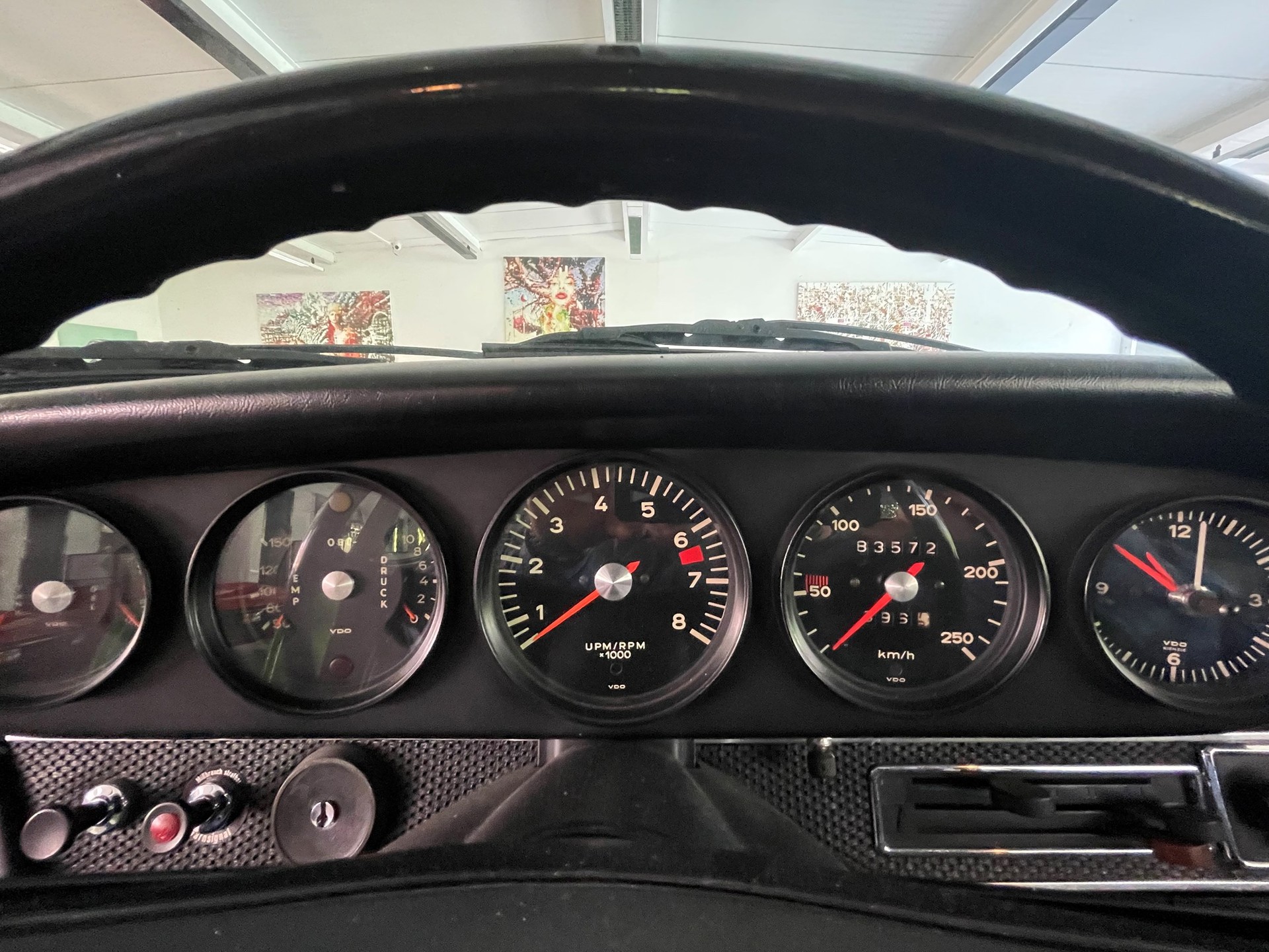 PORSCHE 911 T-image-12