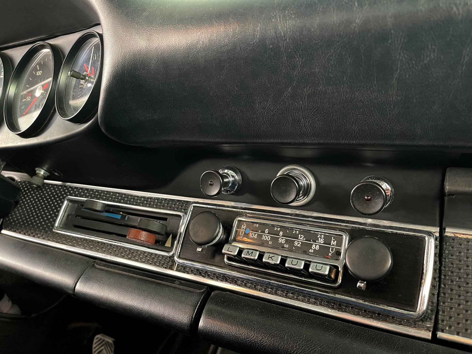 PORSCHE 911 T-image-14