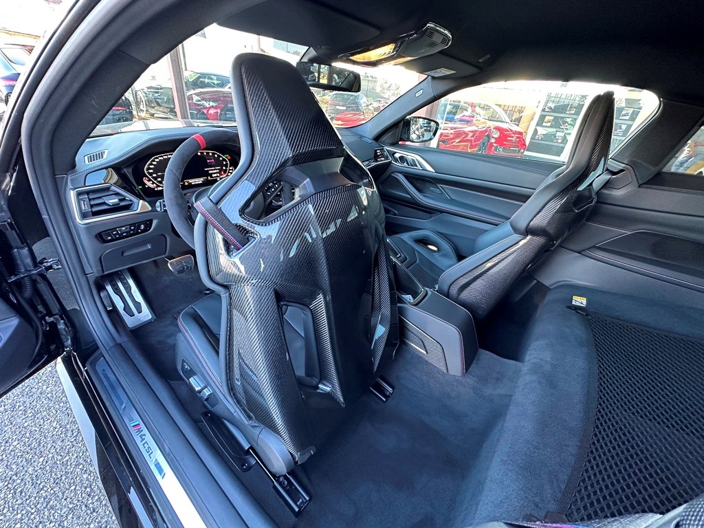 BMW M4 CSL Coupé-image-13