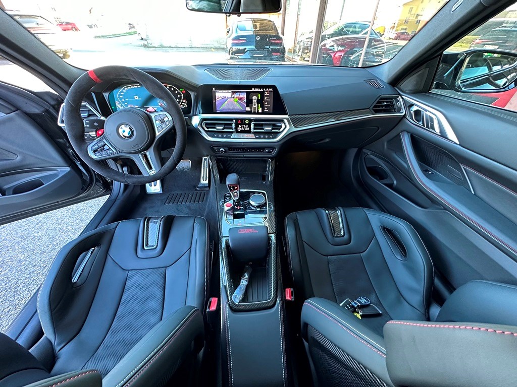 BMW M4 CSL Coupé-image-14