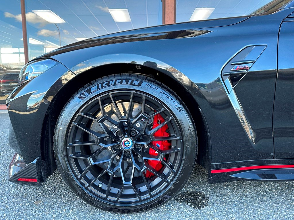 BMW M4 CSL Coupé-image-6
