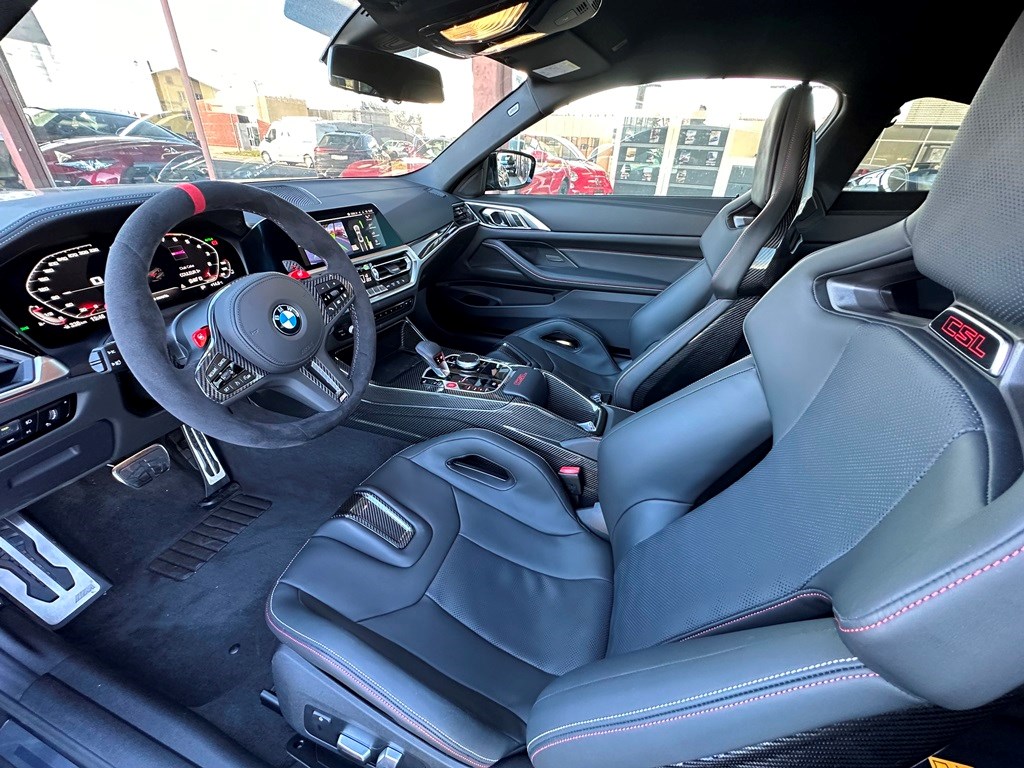 BMW M4 CSL Coupé-image-8
