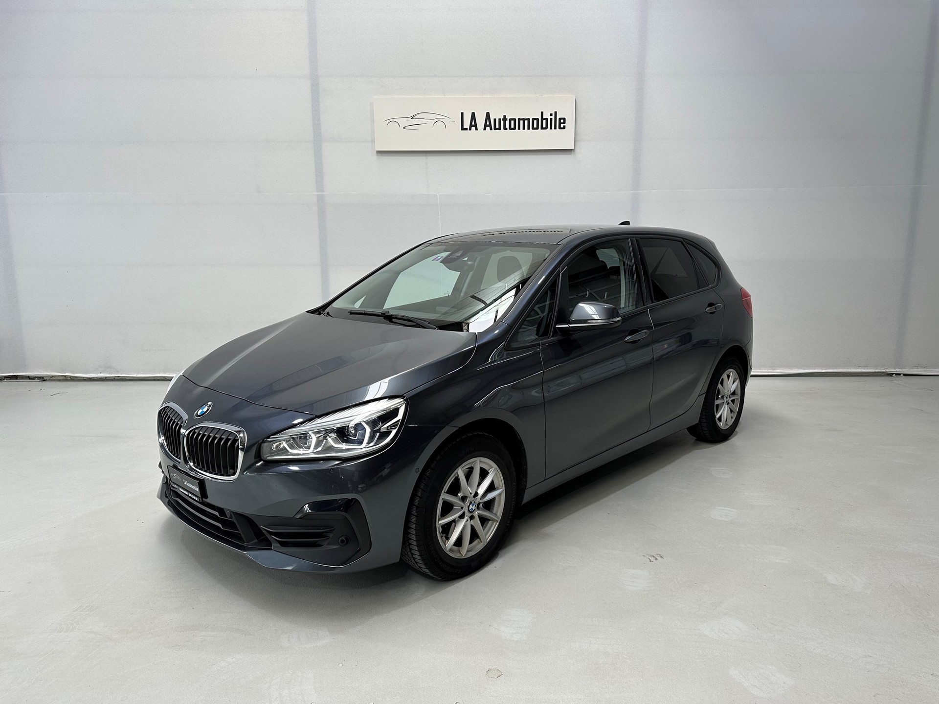 BMW 218d Active Tourer Steptronic-image-0