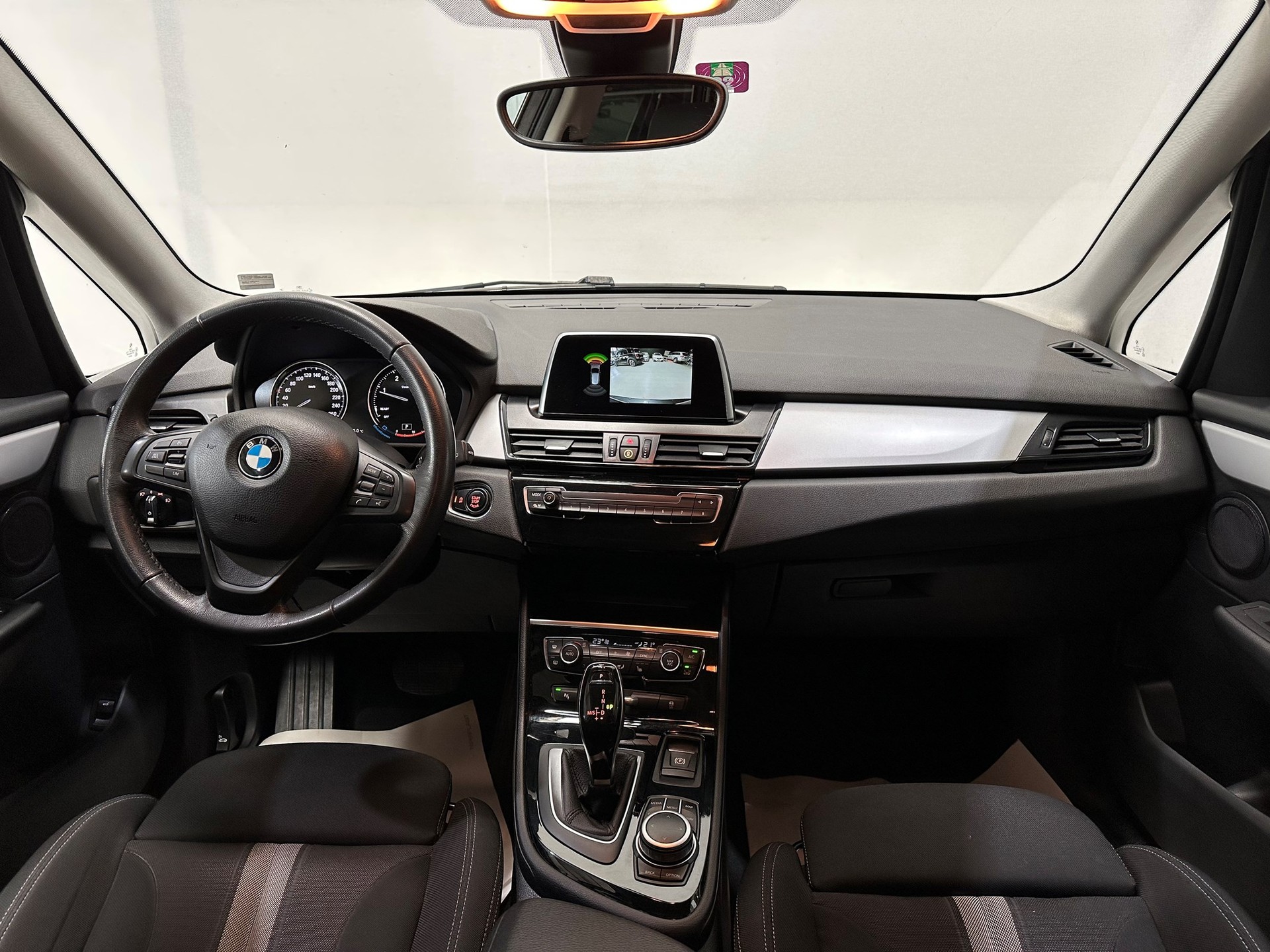 BMW 218d Active Tourer Steptronic-image-11