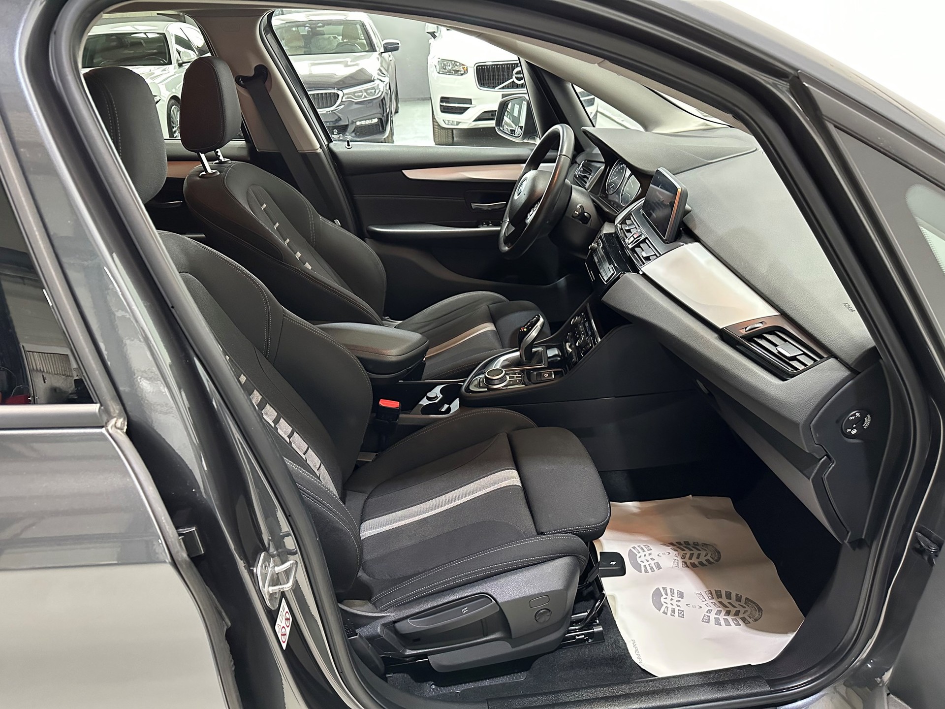 BMW 218d Active Tourer Steptronic-image-14