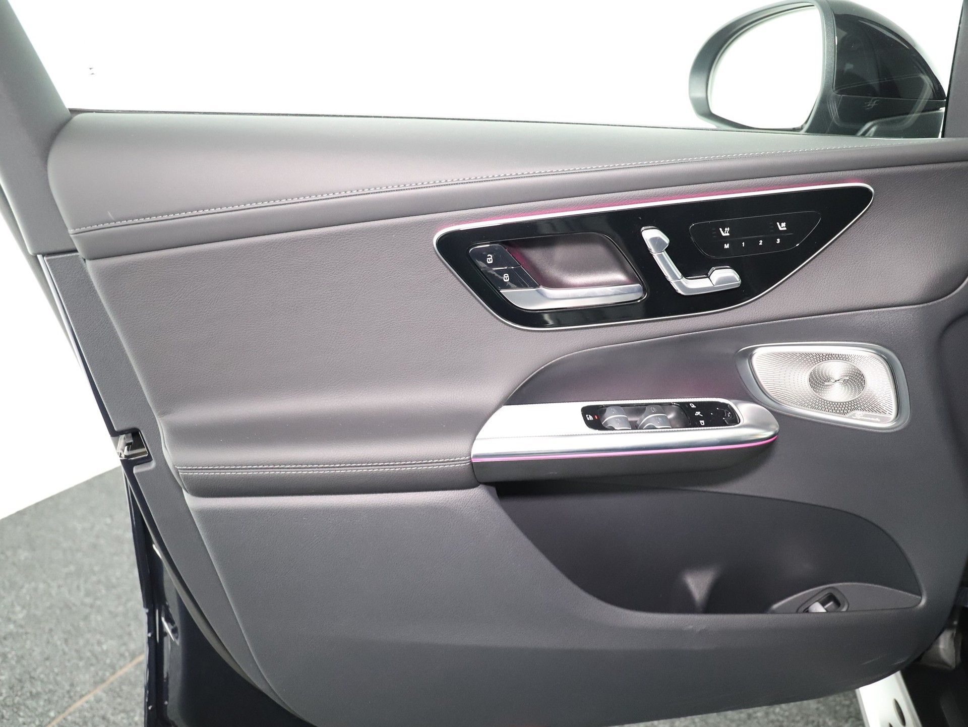 MERCEDES-BENZ GLC 300 4M AMG Line-image-11