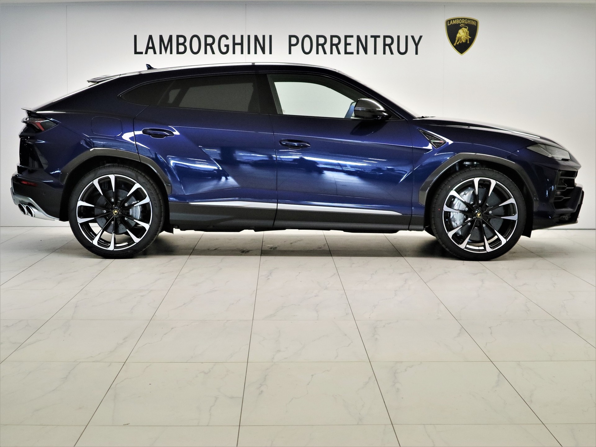 LAMBORGHINI Urus E-Gear-image-1