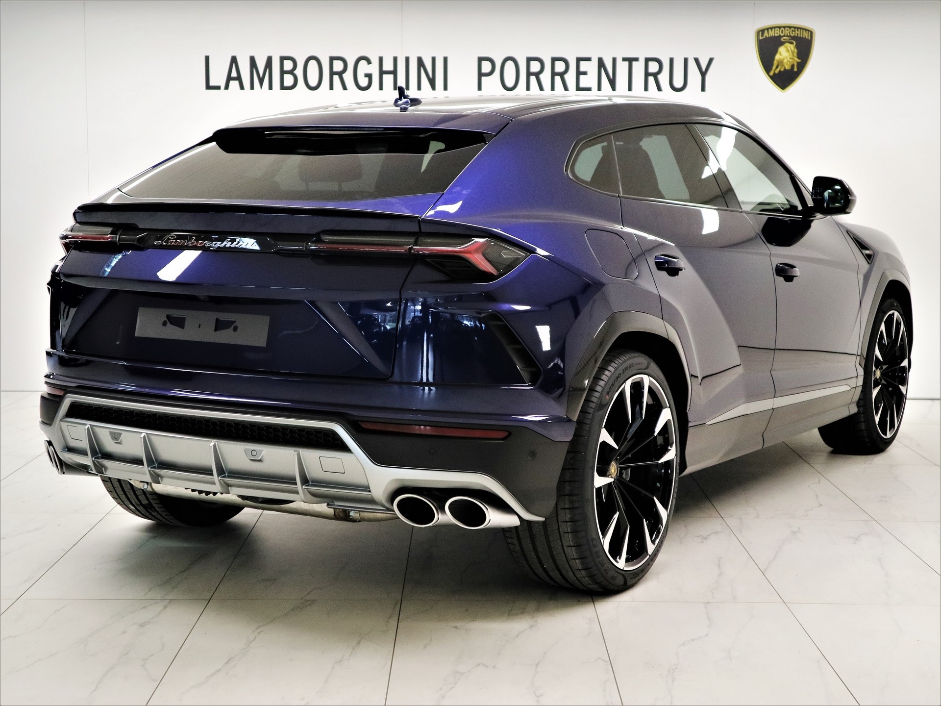 LAMBORGHINI Urus E-Gear-image-2