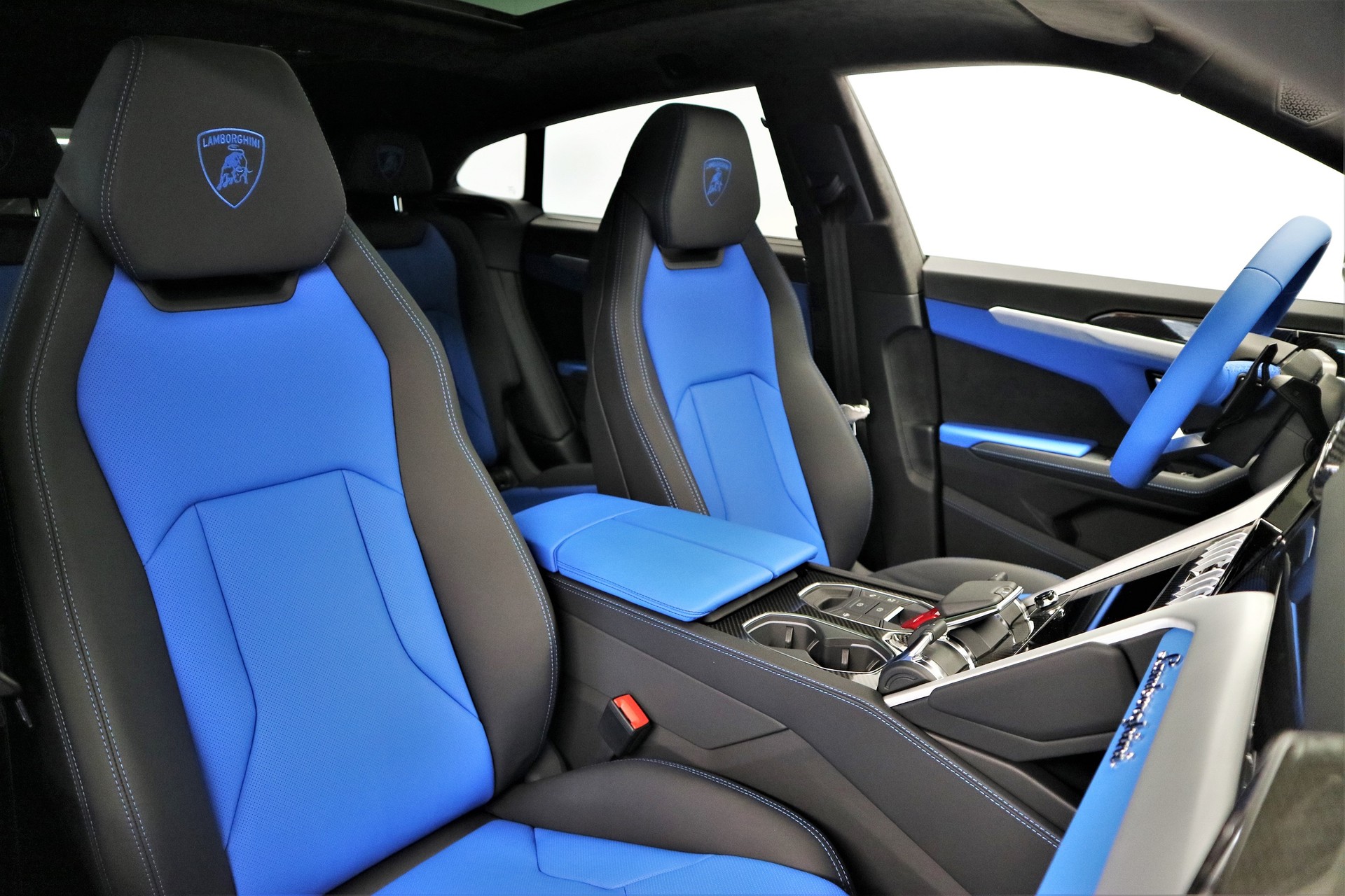 LAMBORGHINI Urus E-Gear-image-5
