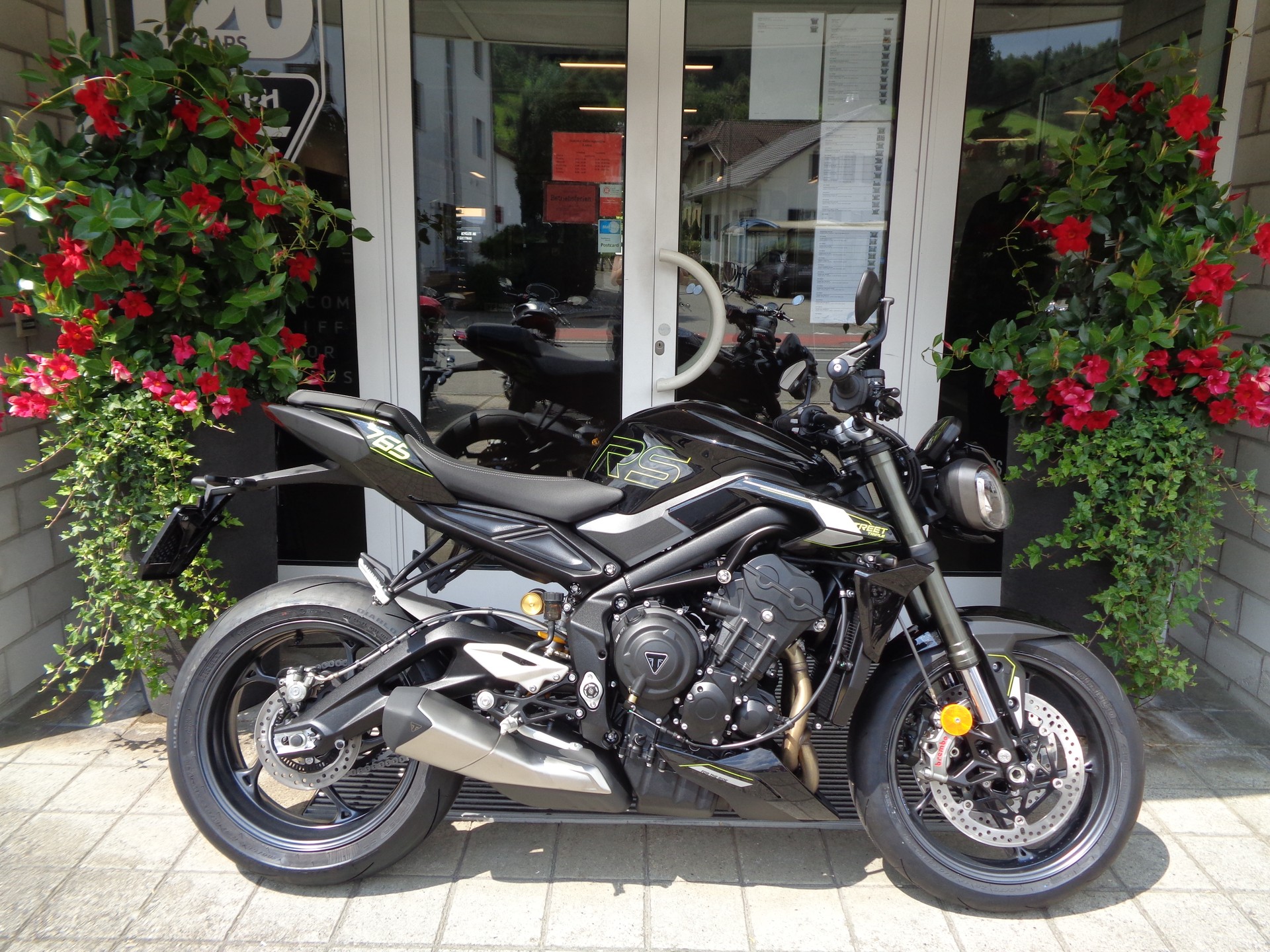 TRIUMPH Street Triple 765 RS-showroom-element-2