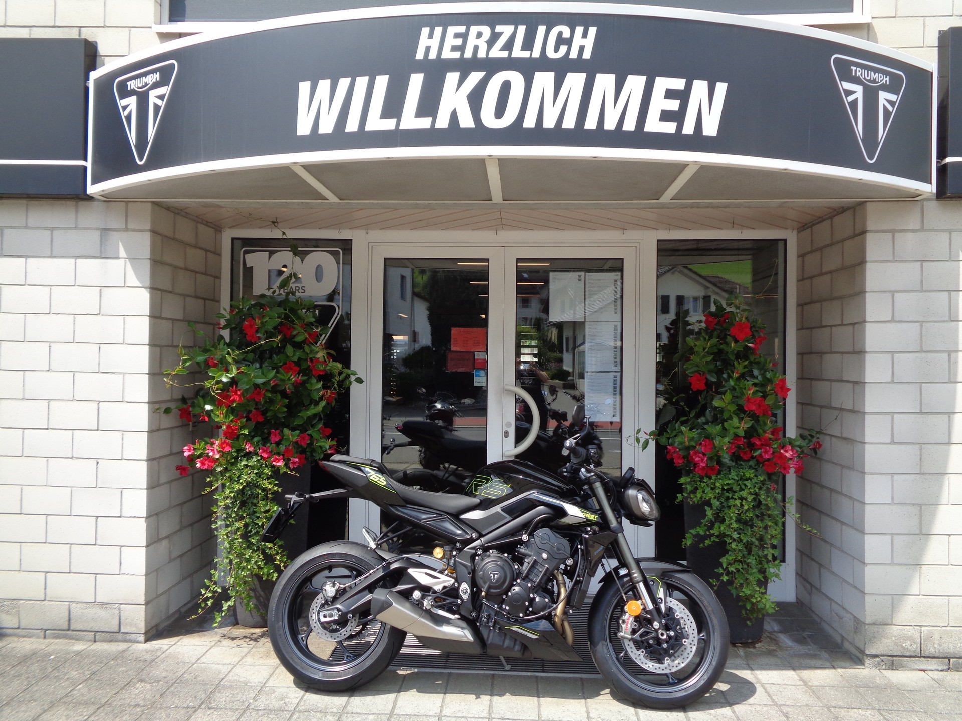 TRIUMPH Street Triple 765 RS-showroom-element-1