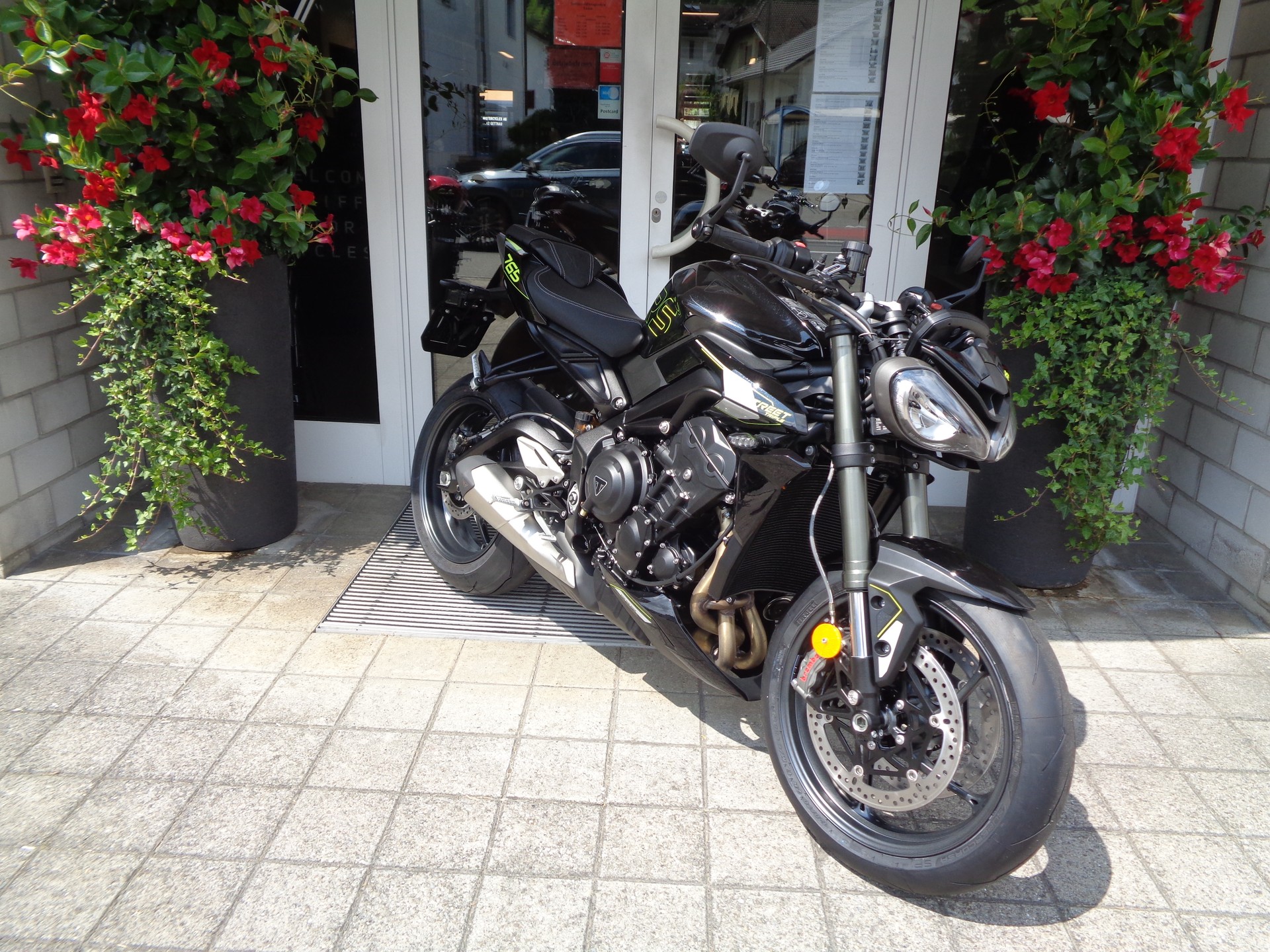 TRIUMPH Street Triple 765 RS-showroom-element-3