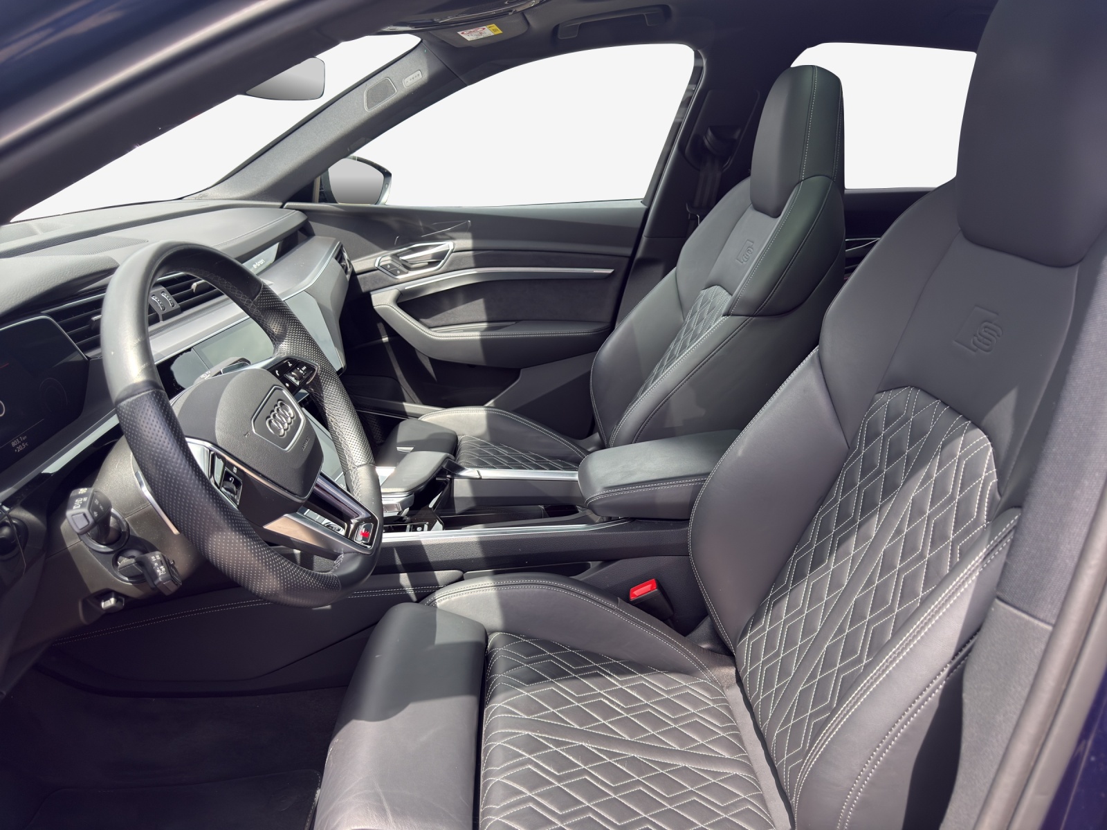AUDI e-tron 55 Sportback S Line Black Edition quattro-image-7