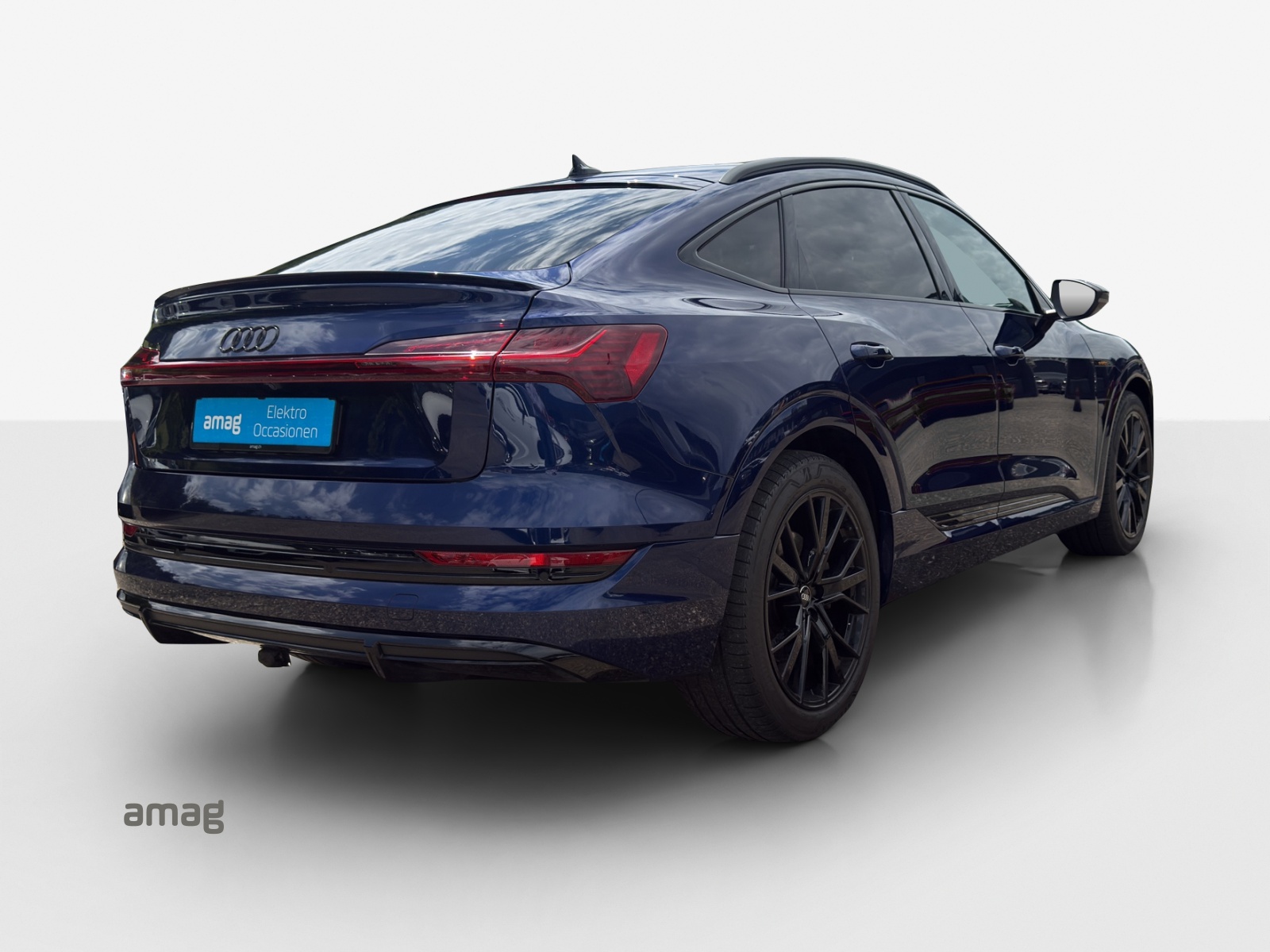 AUDI e-tron 55 Sportback S Line Black Edition quattro-image-4