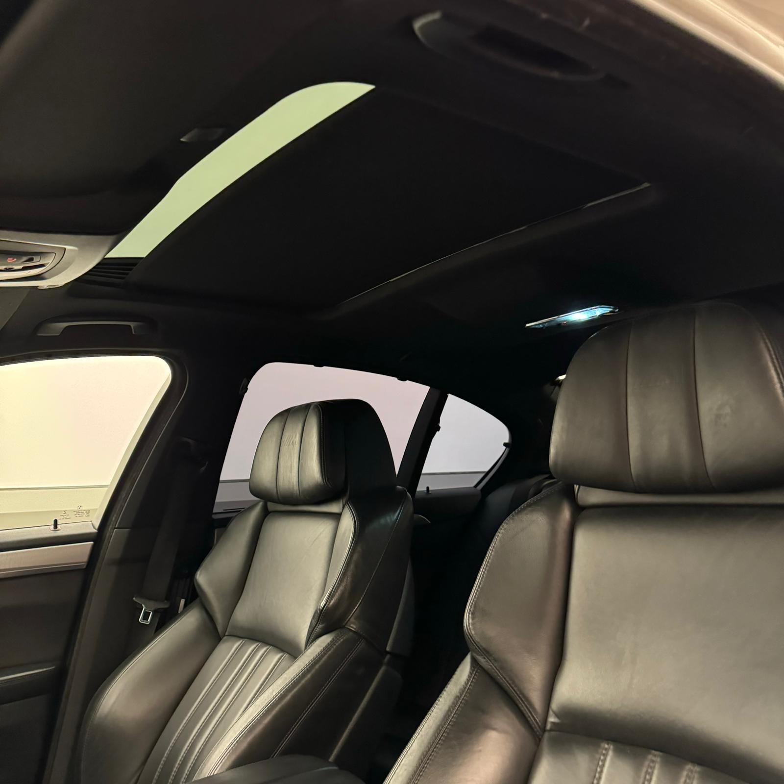 BMW M5-image-12