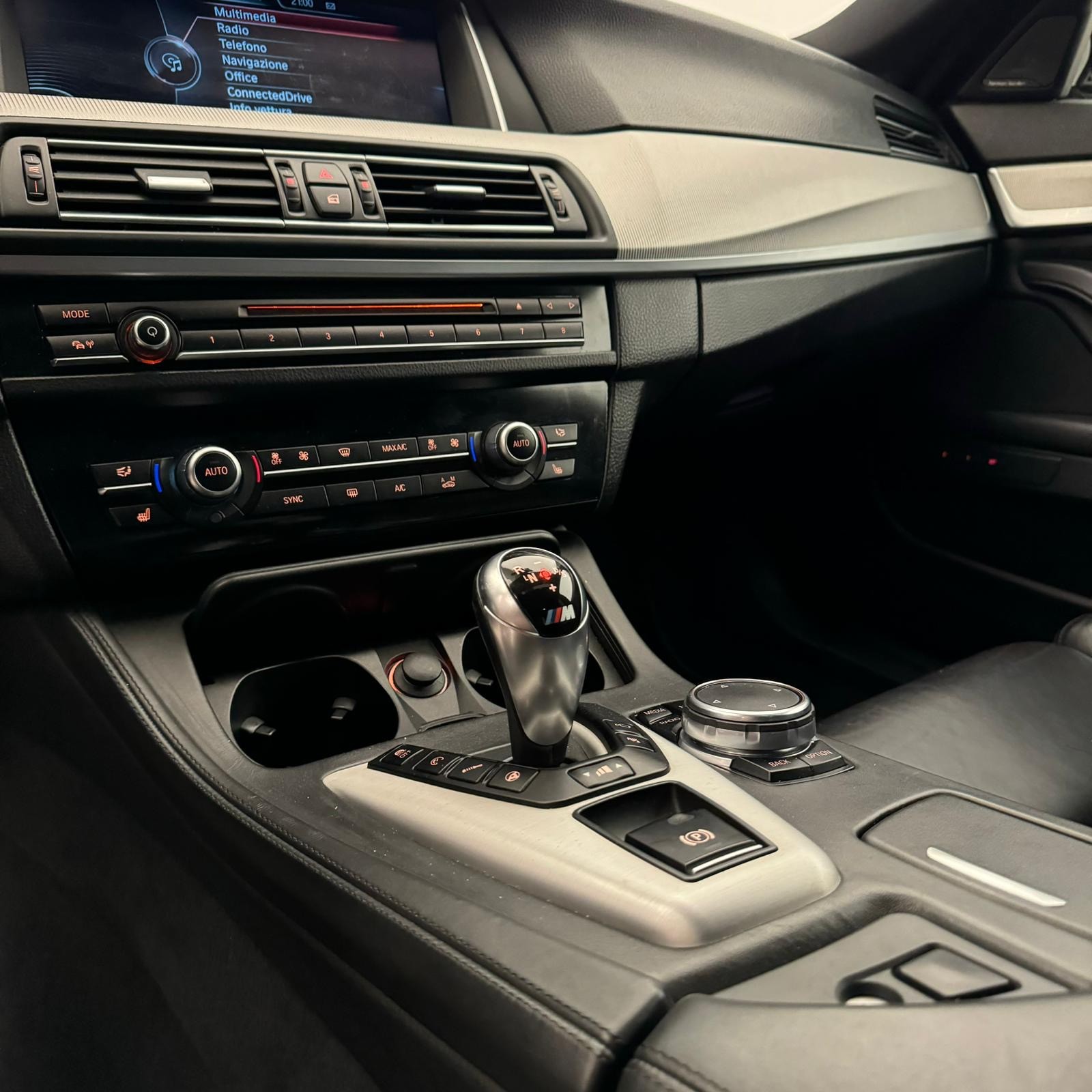 BMW M5-image-15