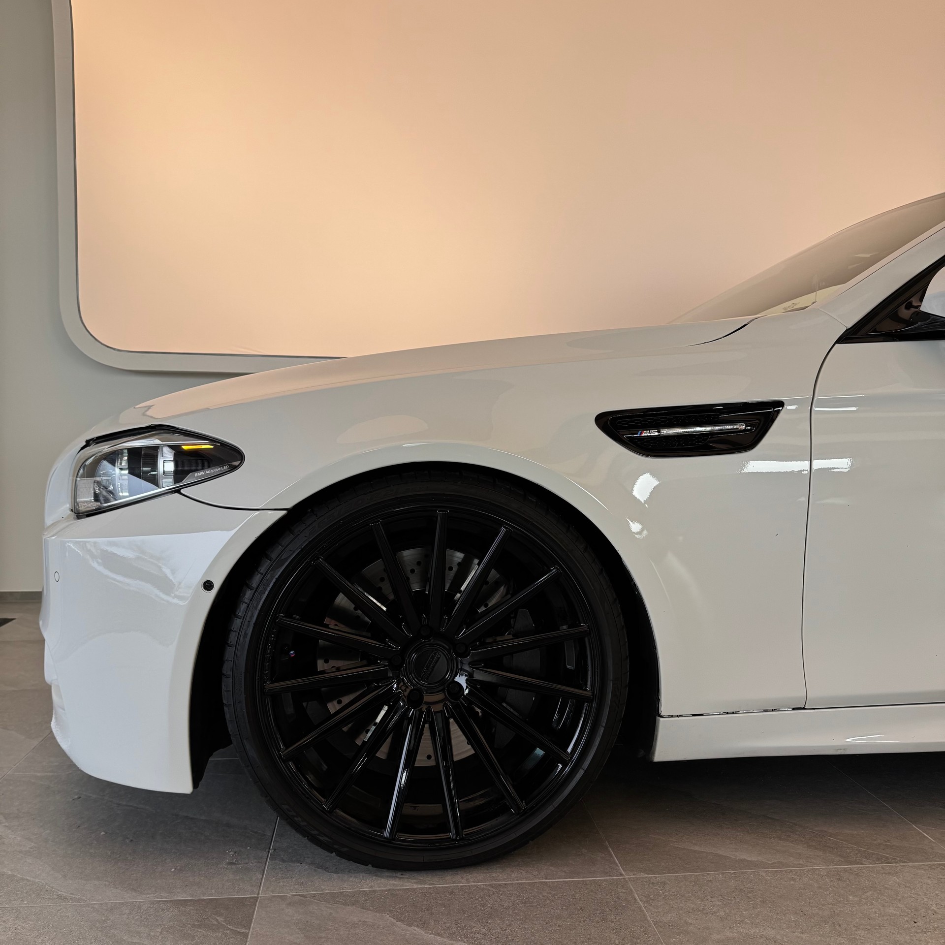 BMW M5-image-3