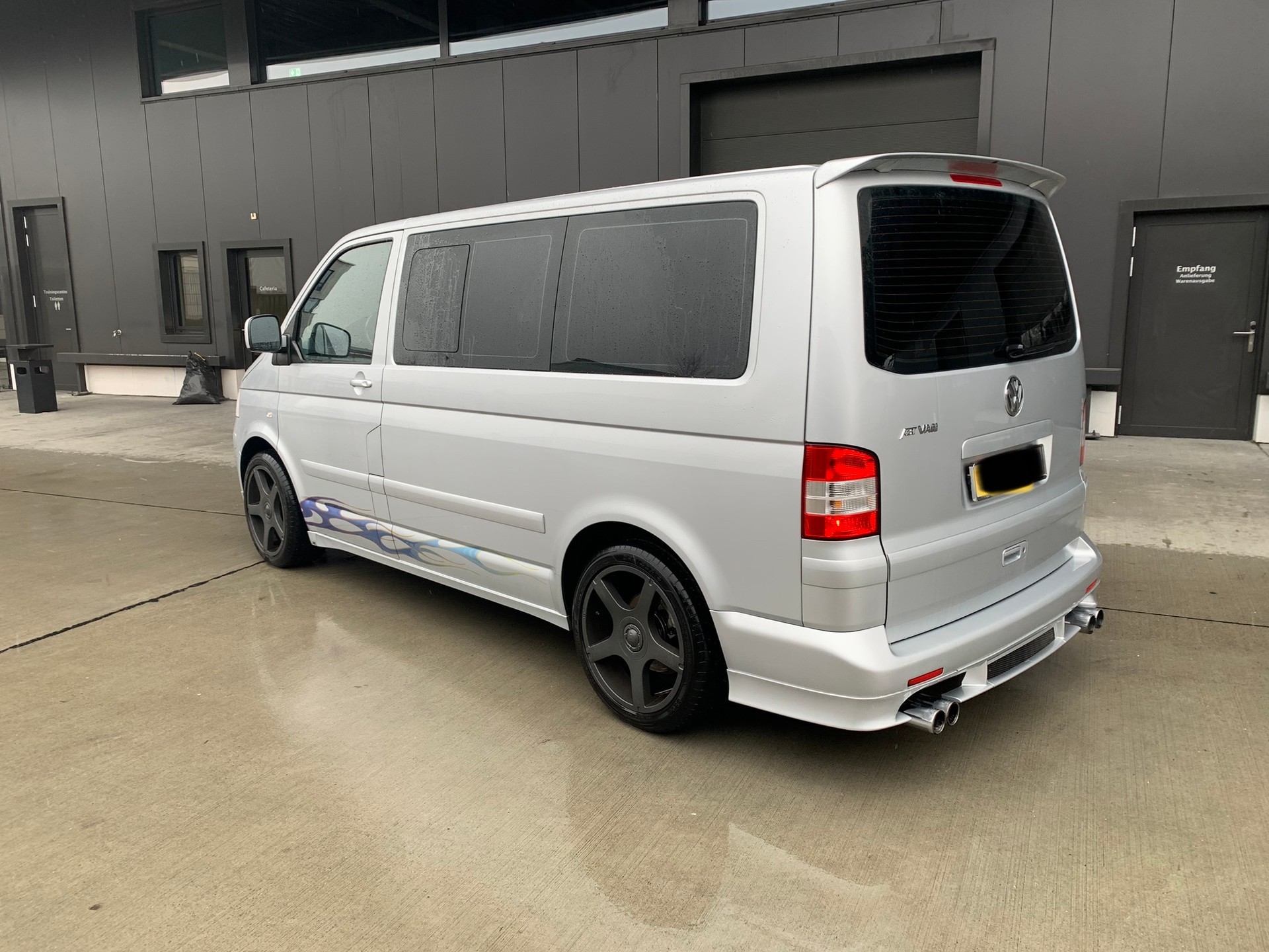 VW T5 Multivan Comfortline 2.5 TDI-image-1