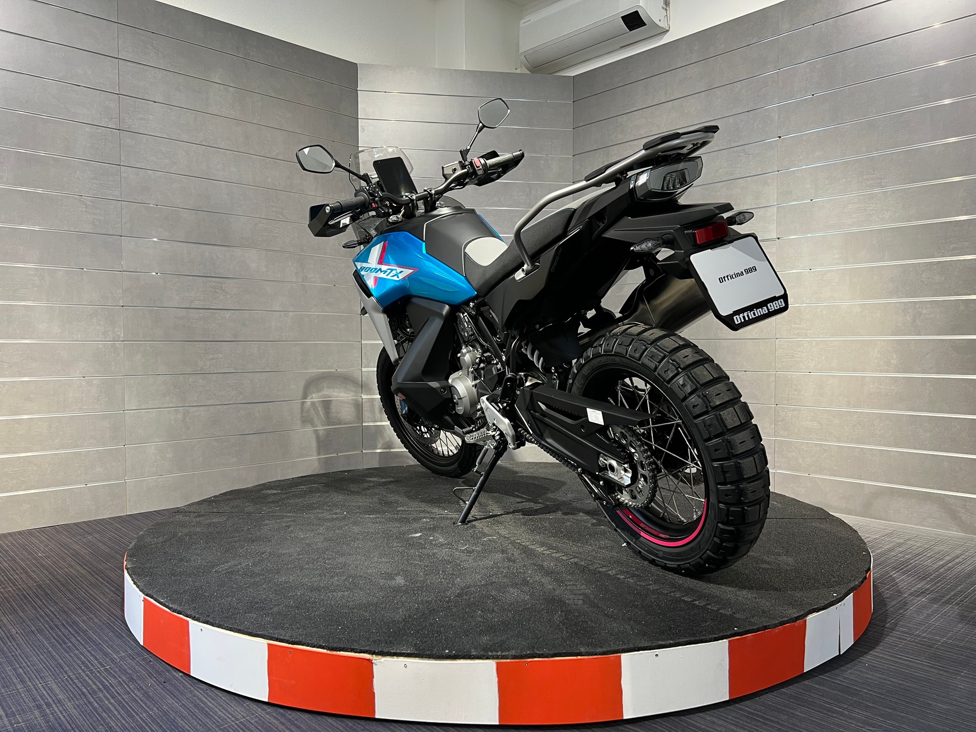 CF MOTO 800MT-X-showroom-element-3