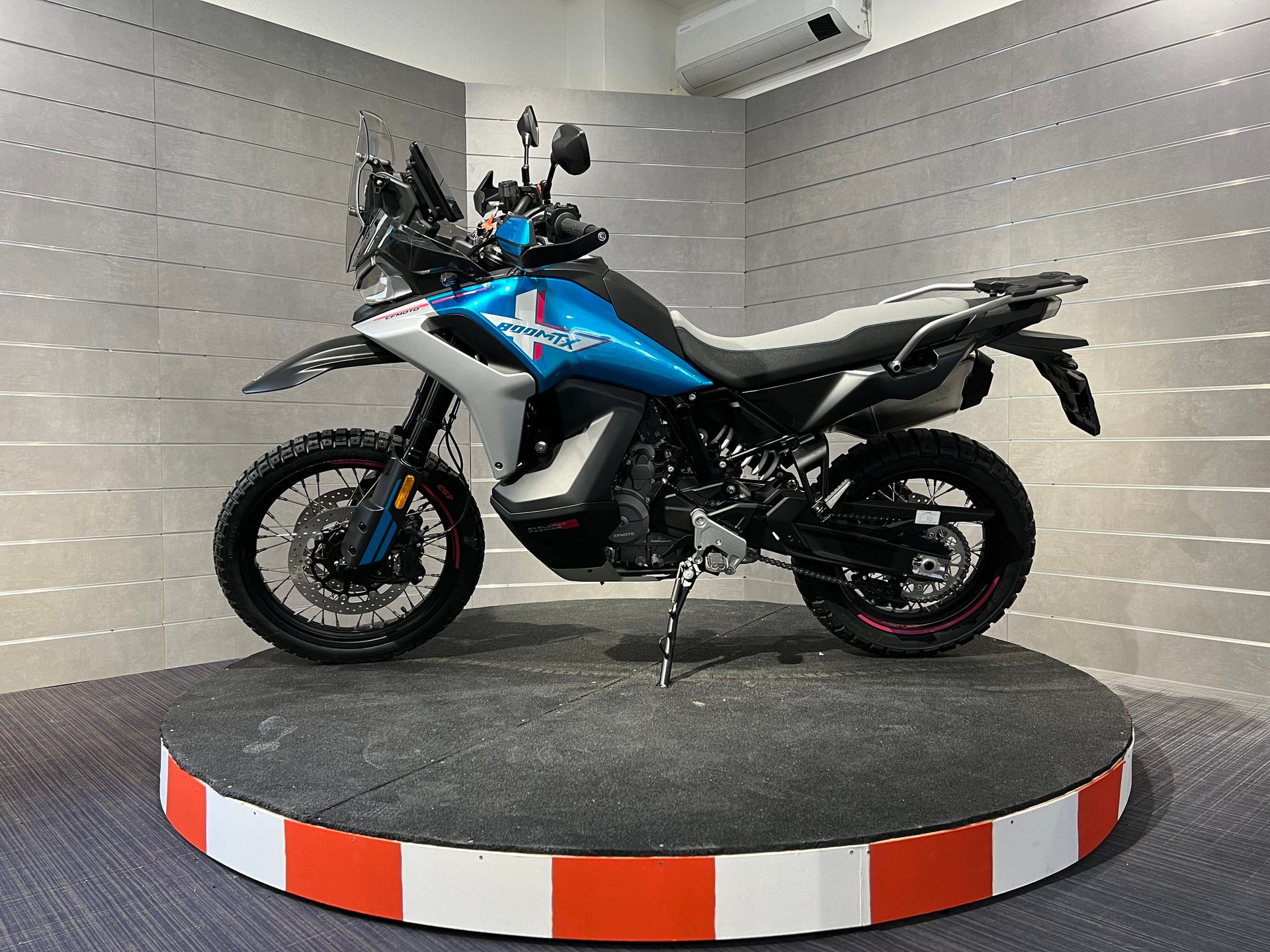 CF MOTO 800MT-X-showroom-element-1