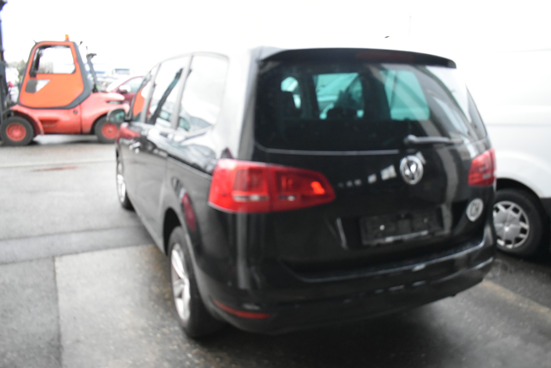 VW Sharan 2.0 TDI BlueMotion Technology Design DSG-image-9