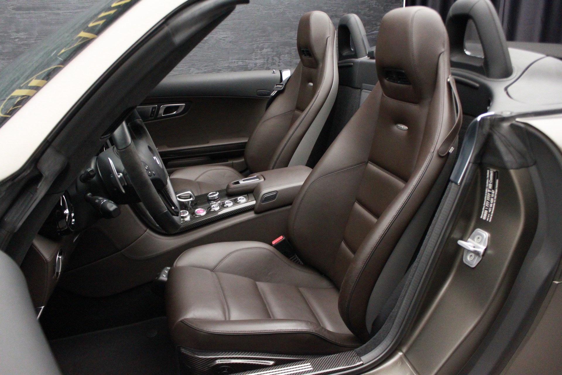 MERCEDES-BENZ SLS 63 AMG GT Speedshift-image-10