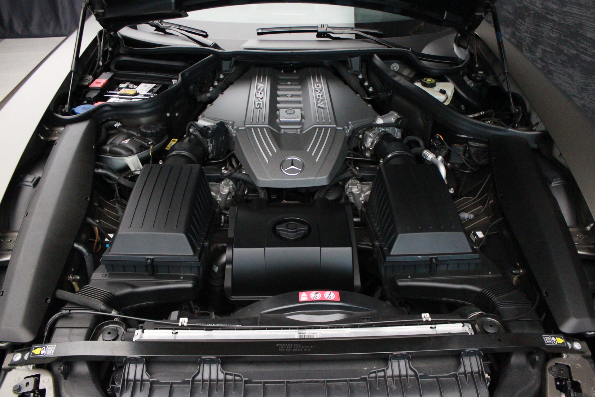 MERCEDES-BENZ SLS 63 AMG GT Speedshift-image-13