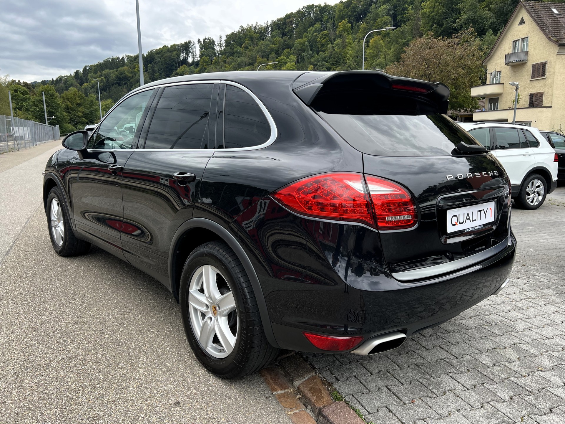 PORSCHE Cayenne S-image-2