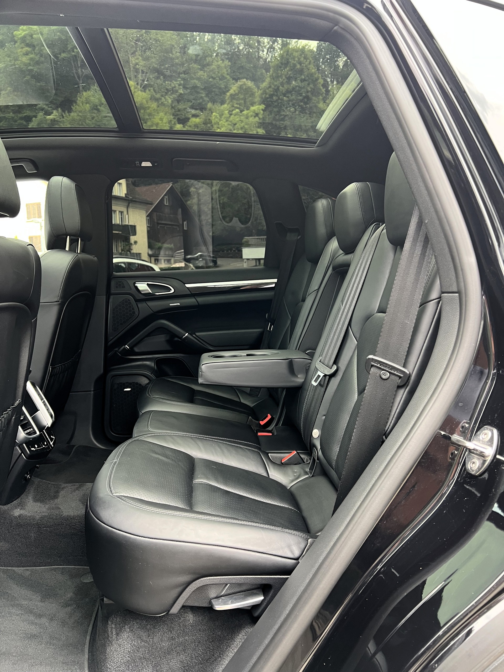 PORSCHE Cayenne S-image-12