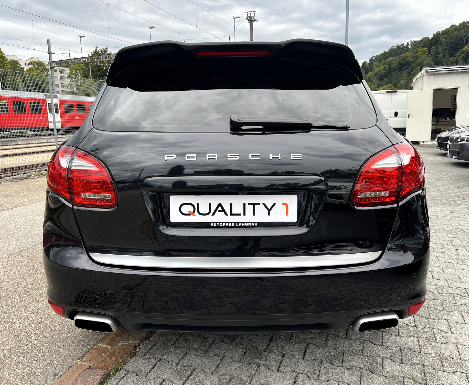 PORSCHE Cayenne S-image-3
