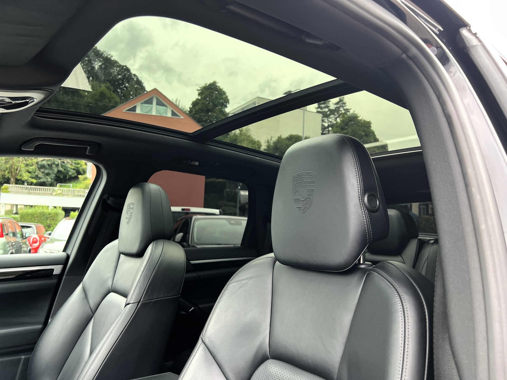 PORSCHE Cayenne S-image-18