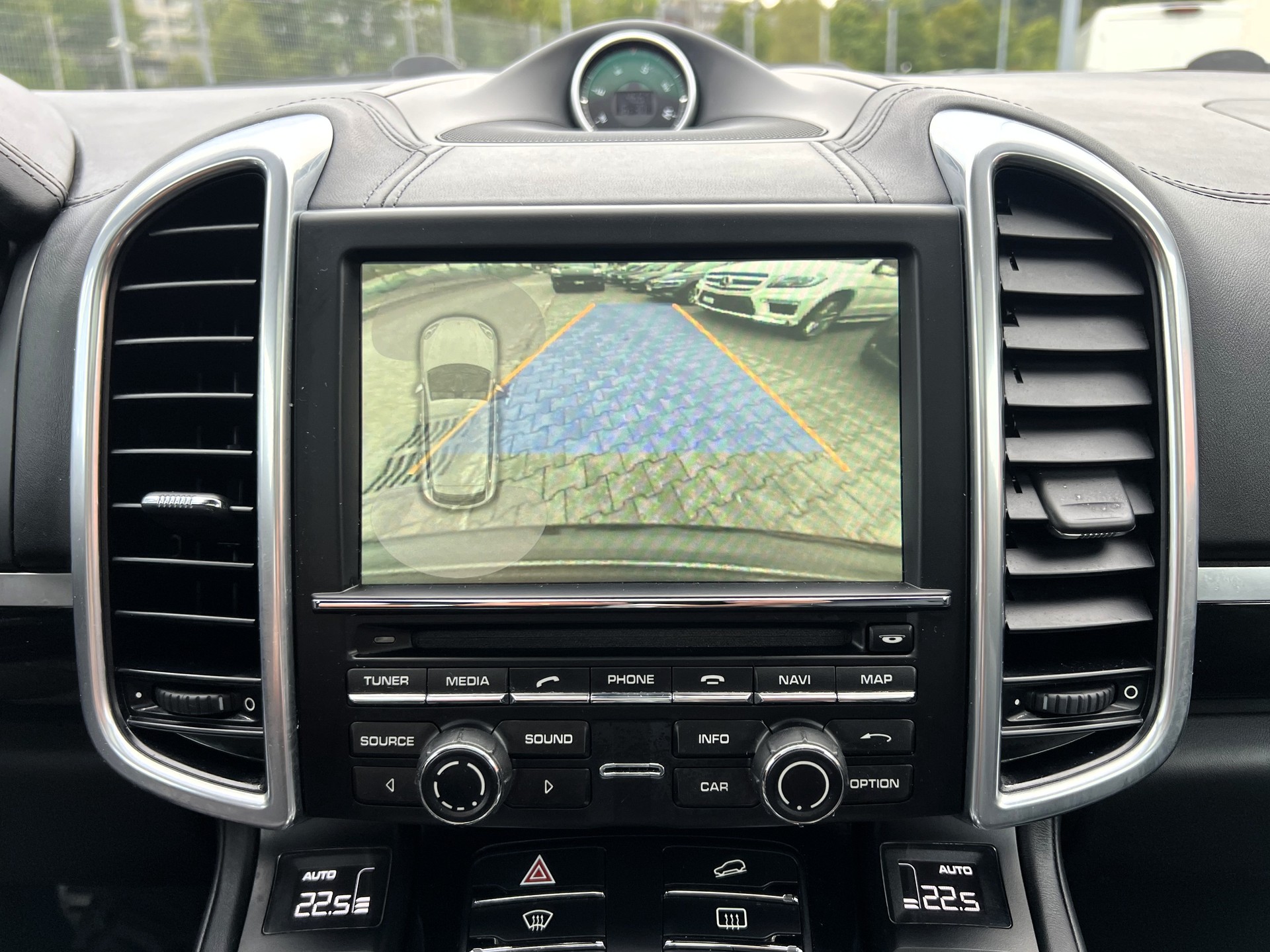 PORSCHE Cayenne S-image-19
