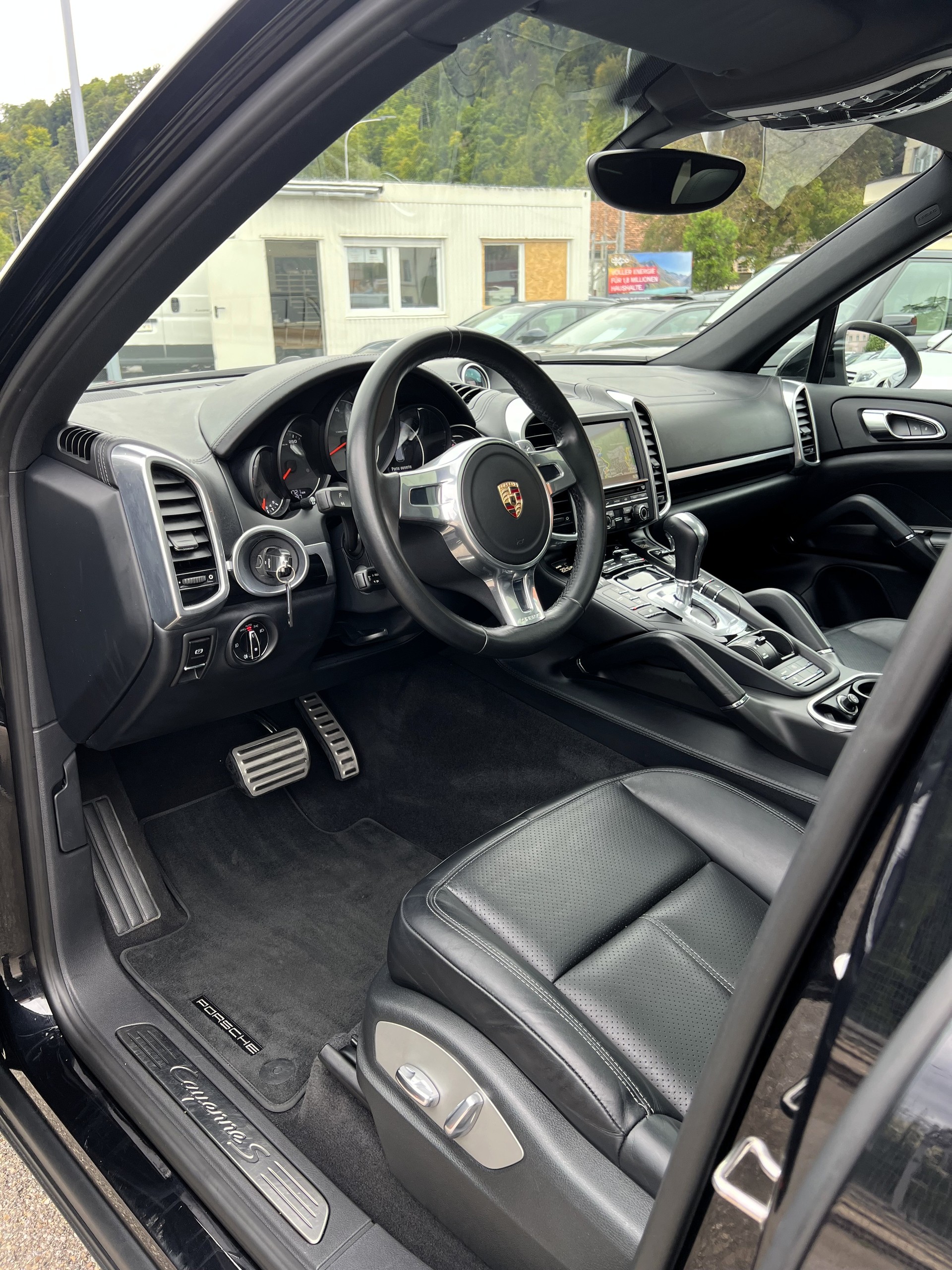 PORSCHE Cayenne S-image-15