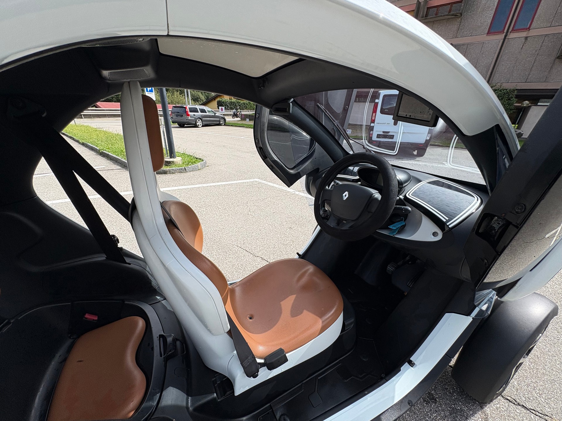 RENAULT Twizy Z.E. Sport Edition (Batterie Miete)-image-9