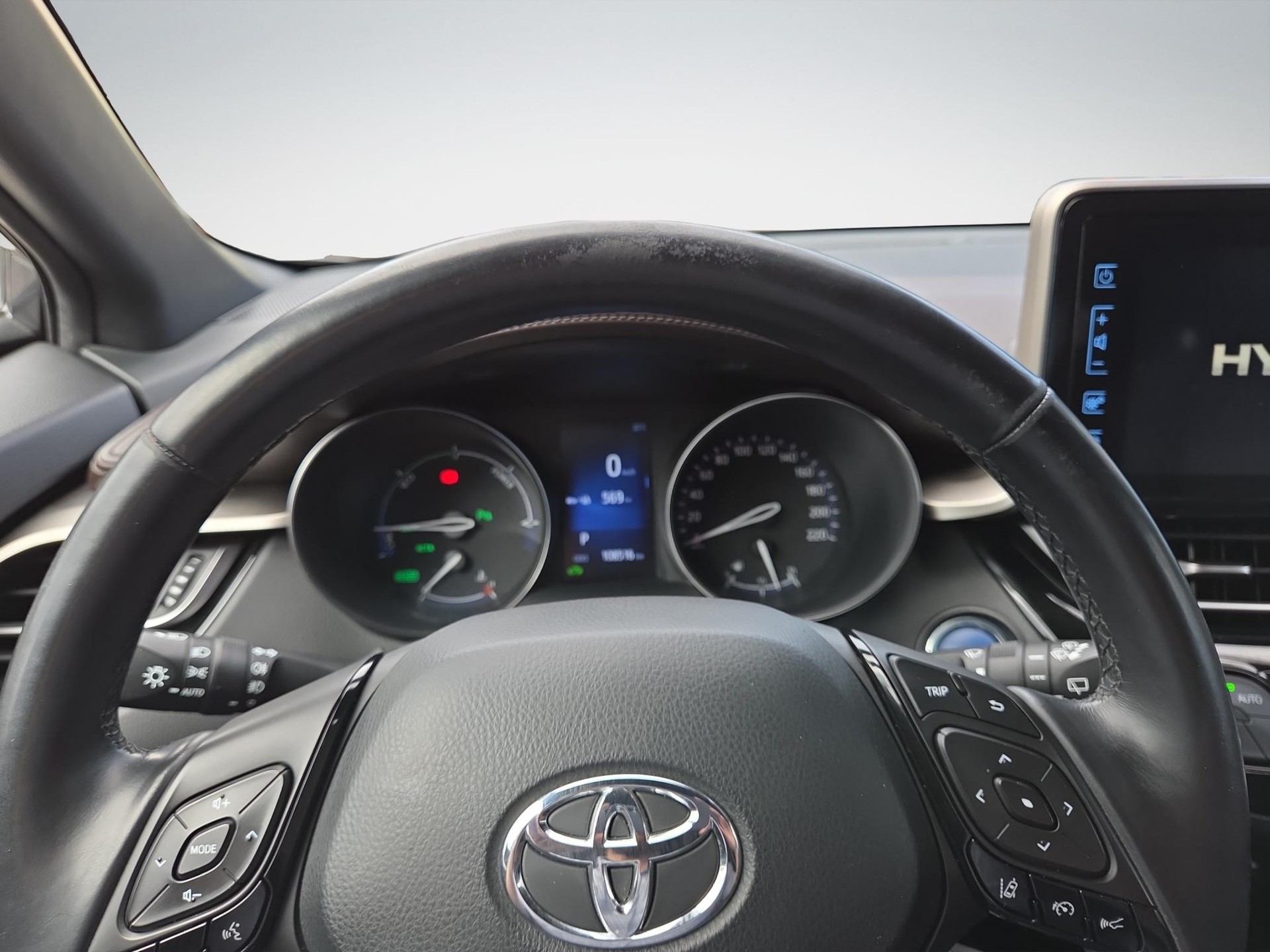 TOYOTA C-HR 1.8 VVTi HSD Premium-image-10
